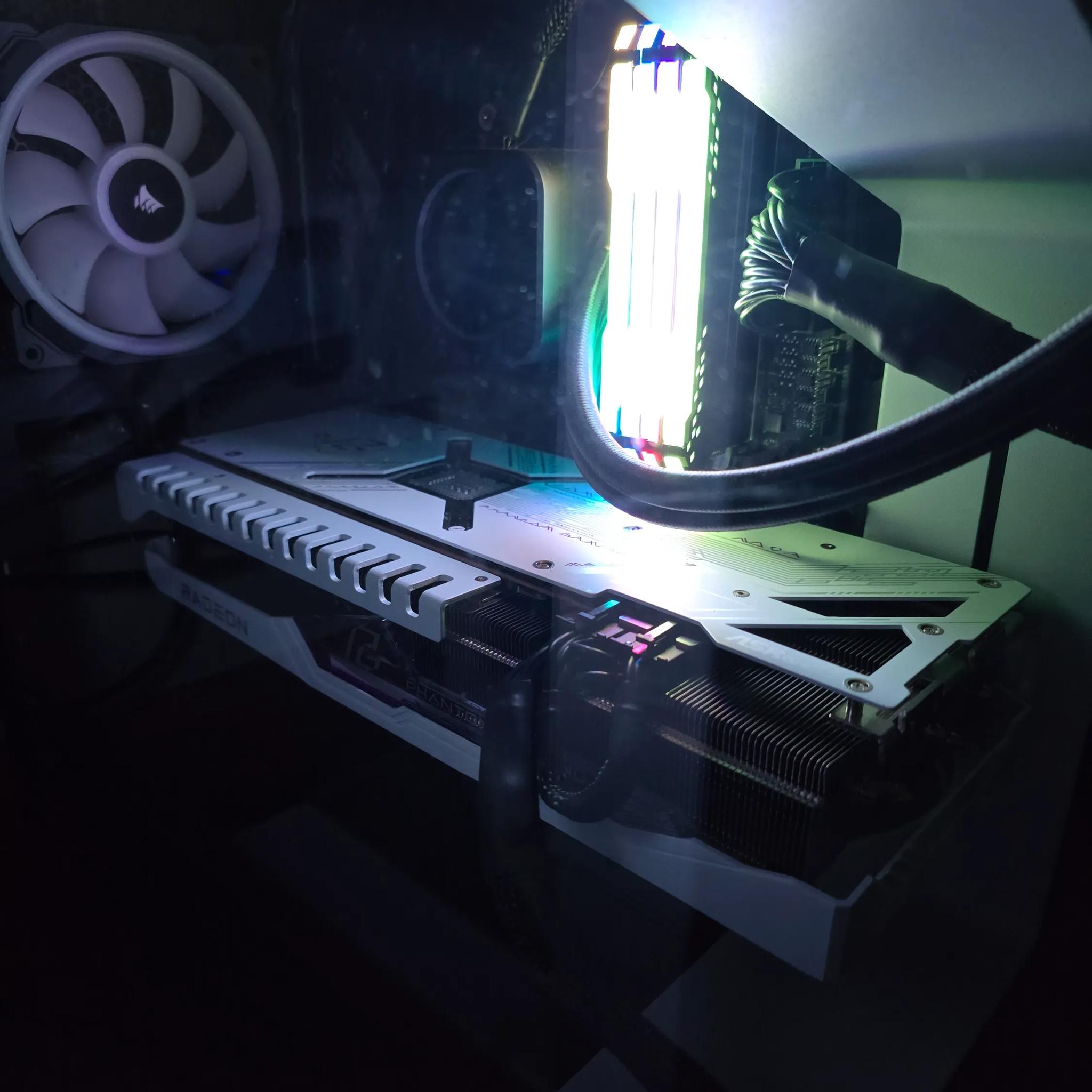 7900XT Asrock Phantom Gaming OC *White* 20GB w/ Box
