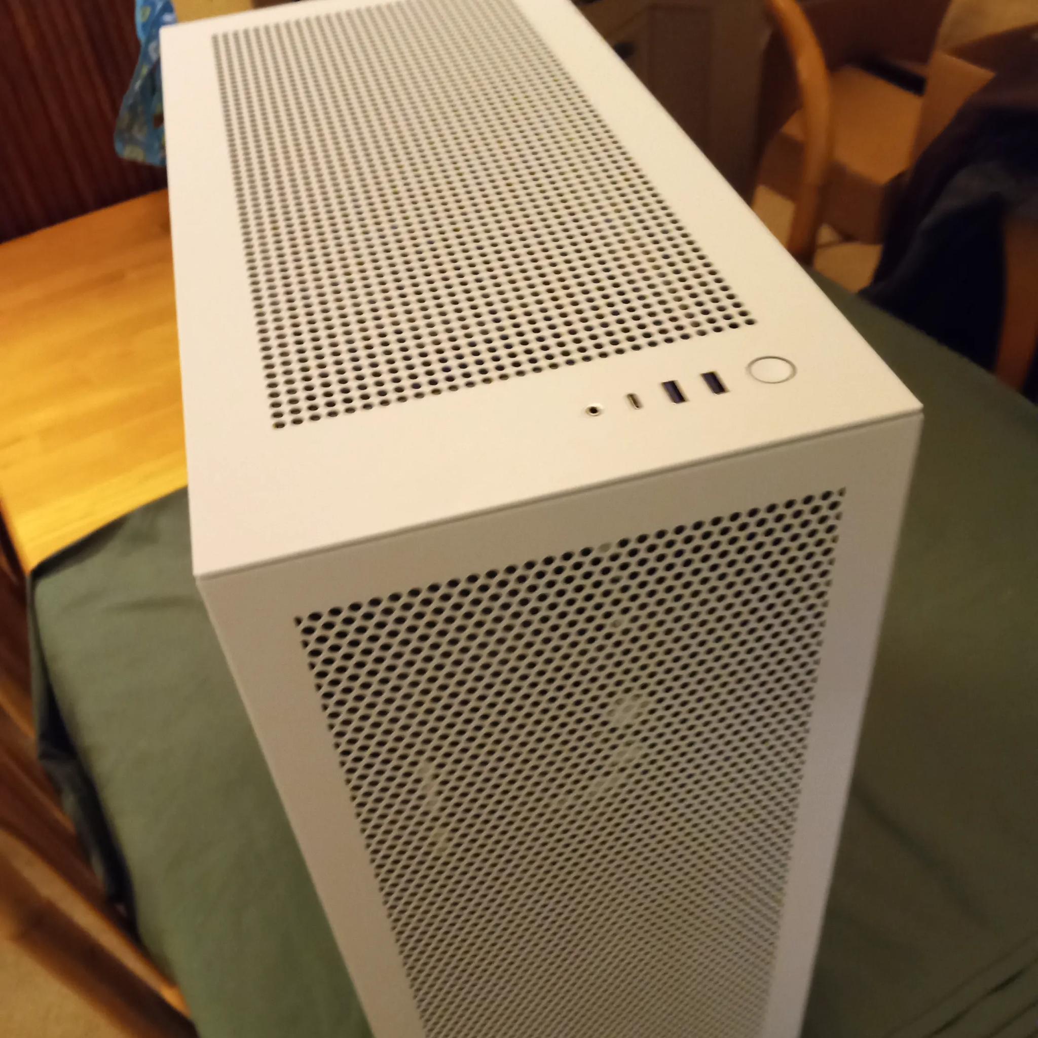 NZXT H7 Flow Like New Black and White Tempered Glass Toolless Six Fans installed Two splitters