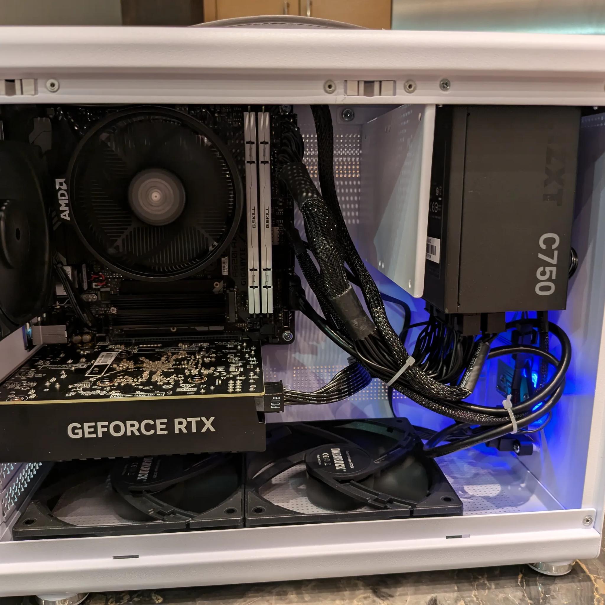 Small Gaming PC, AMD Ryzen 5 7600, Nvidia RTX 4060, 32 GB RAM, 2 TB SSD