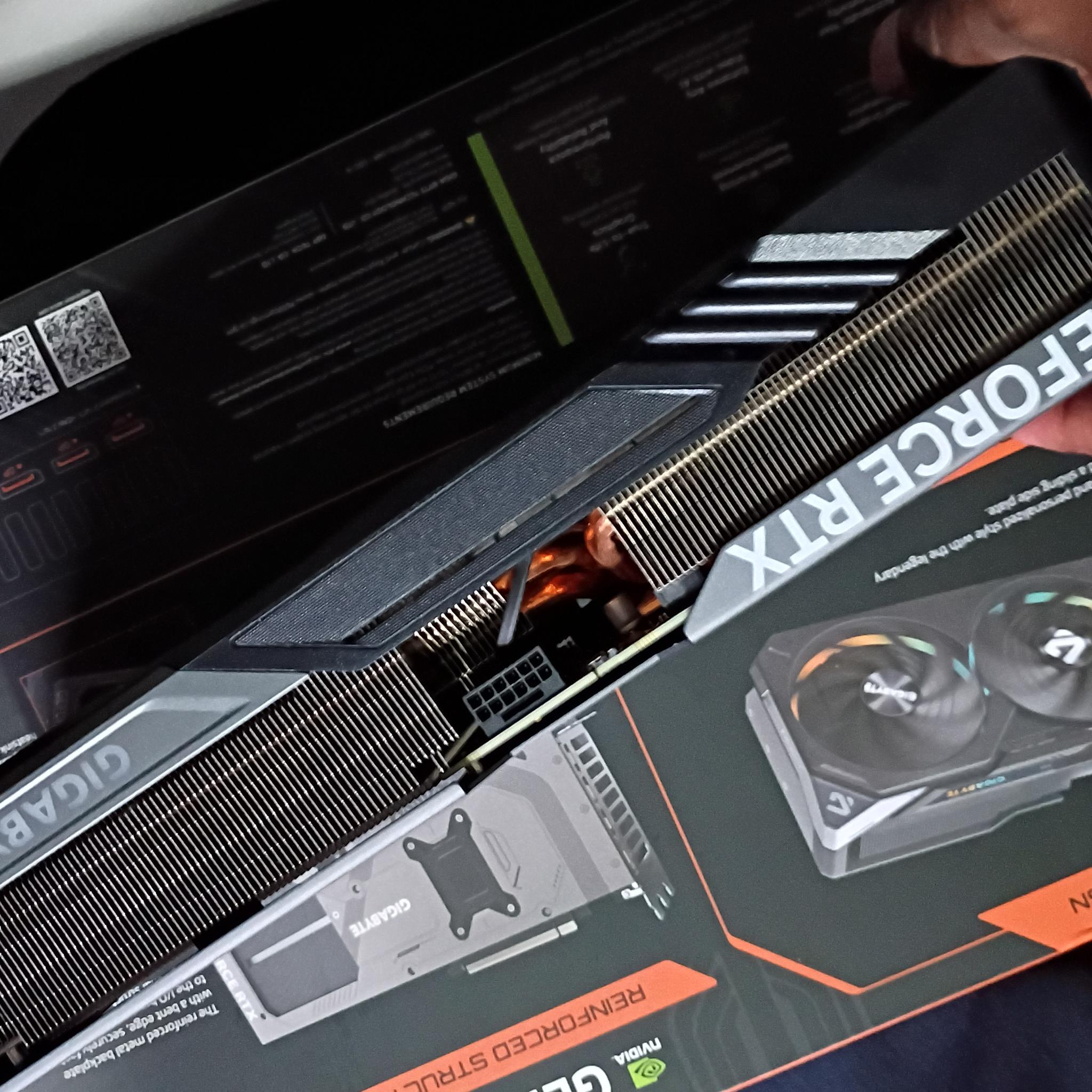 GIGABYTE GAMING OC GeForce RTX 4070