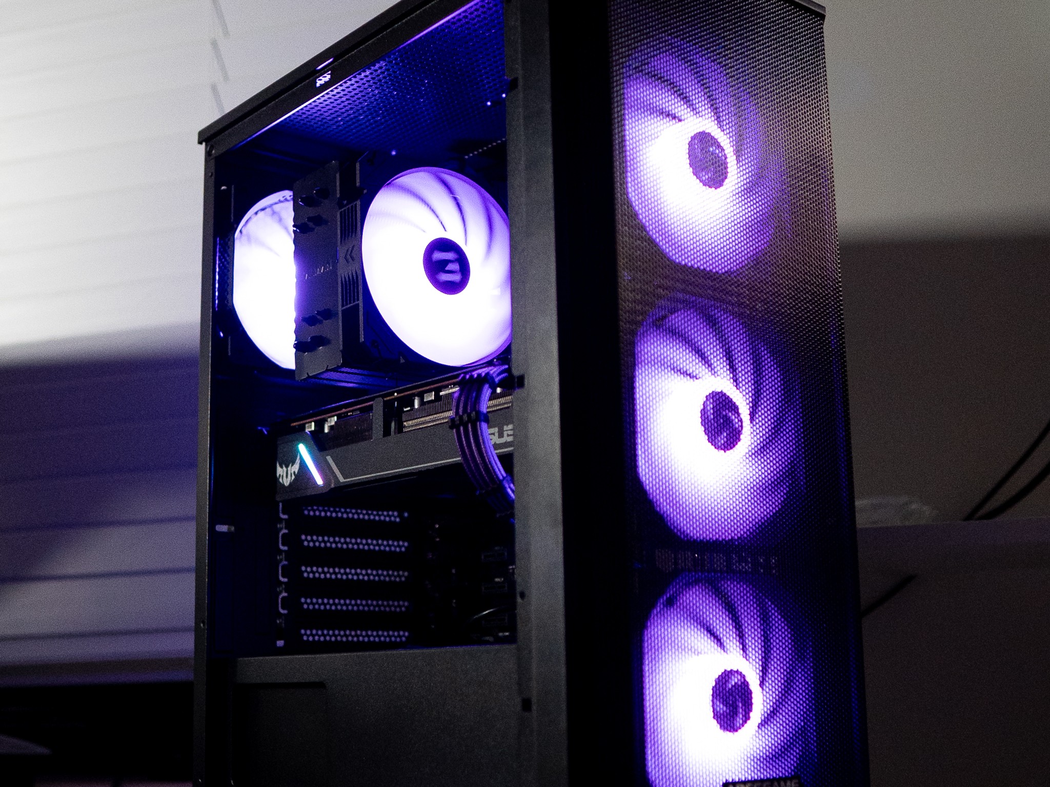 ⚫🟣 | RX 5600XT | INTEL i5 9400F | 32GB DDR4 RAM | 128GB NVME SSD + 1TB HDD | Amethyst Achiever |