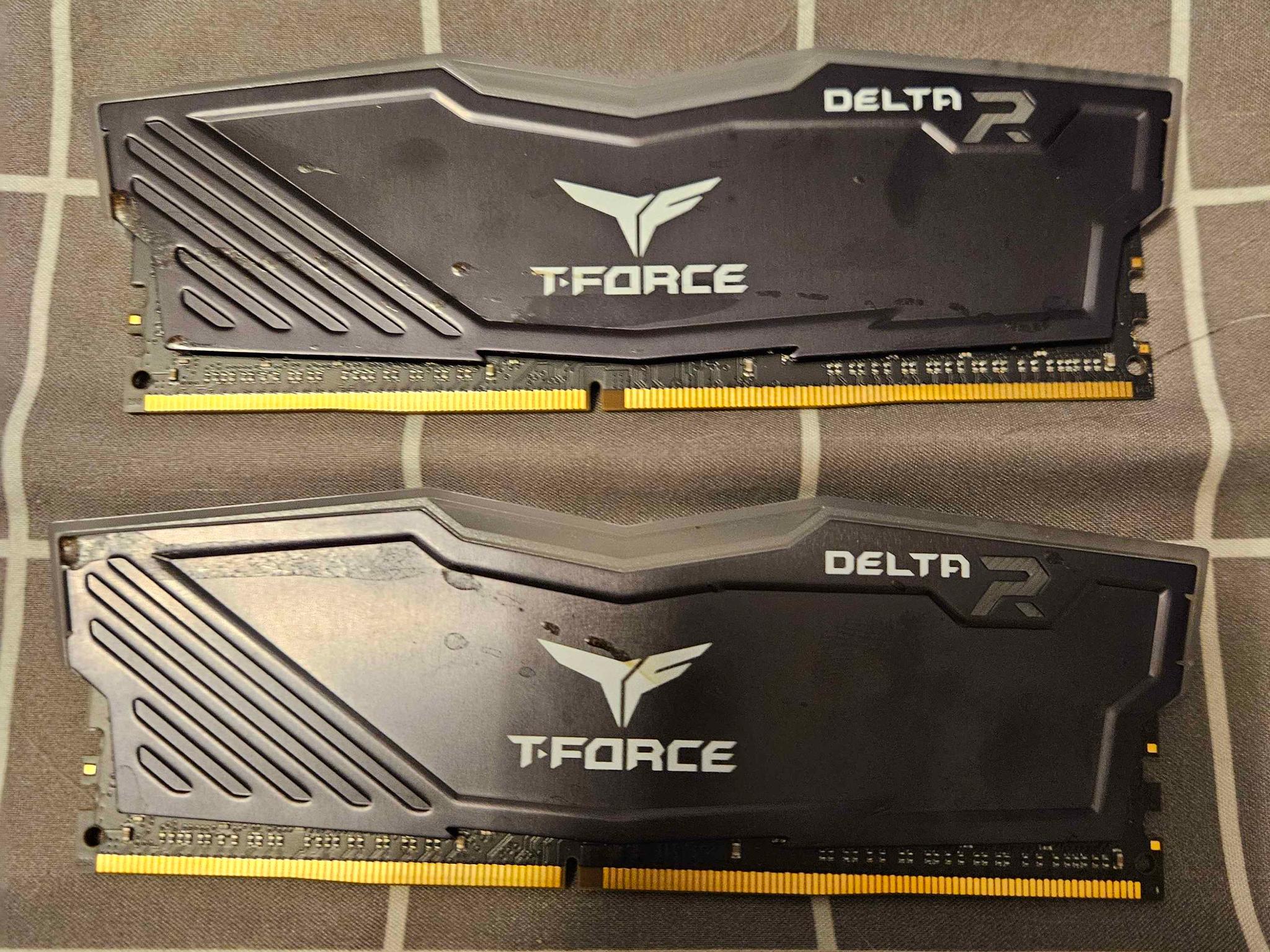 Used Teamgroup T-Force Delta RGB 16GB DDR4 3000MHZ CL16 (2X8GB)