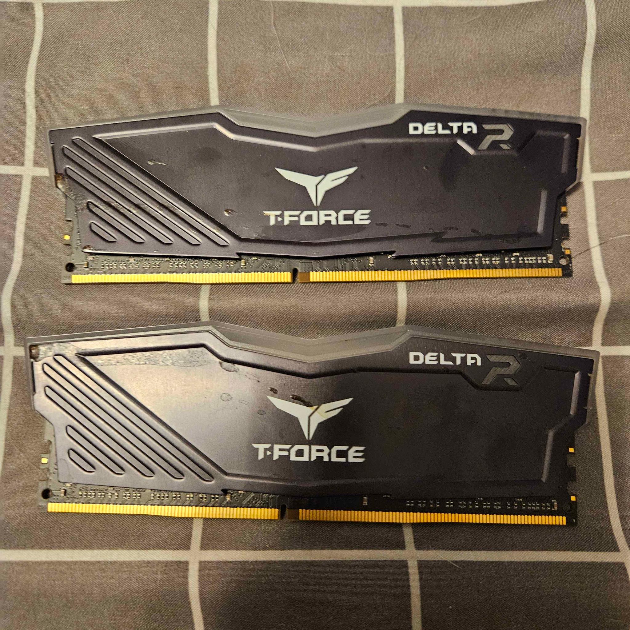 Used Teamgroup T-Force Delta RGB 16GB DDR4 3000MHZ CL16 (2X8GB)