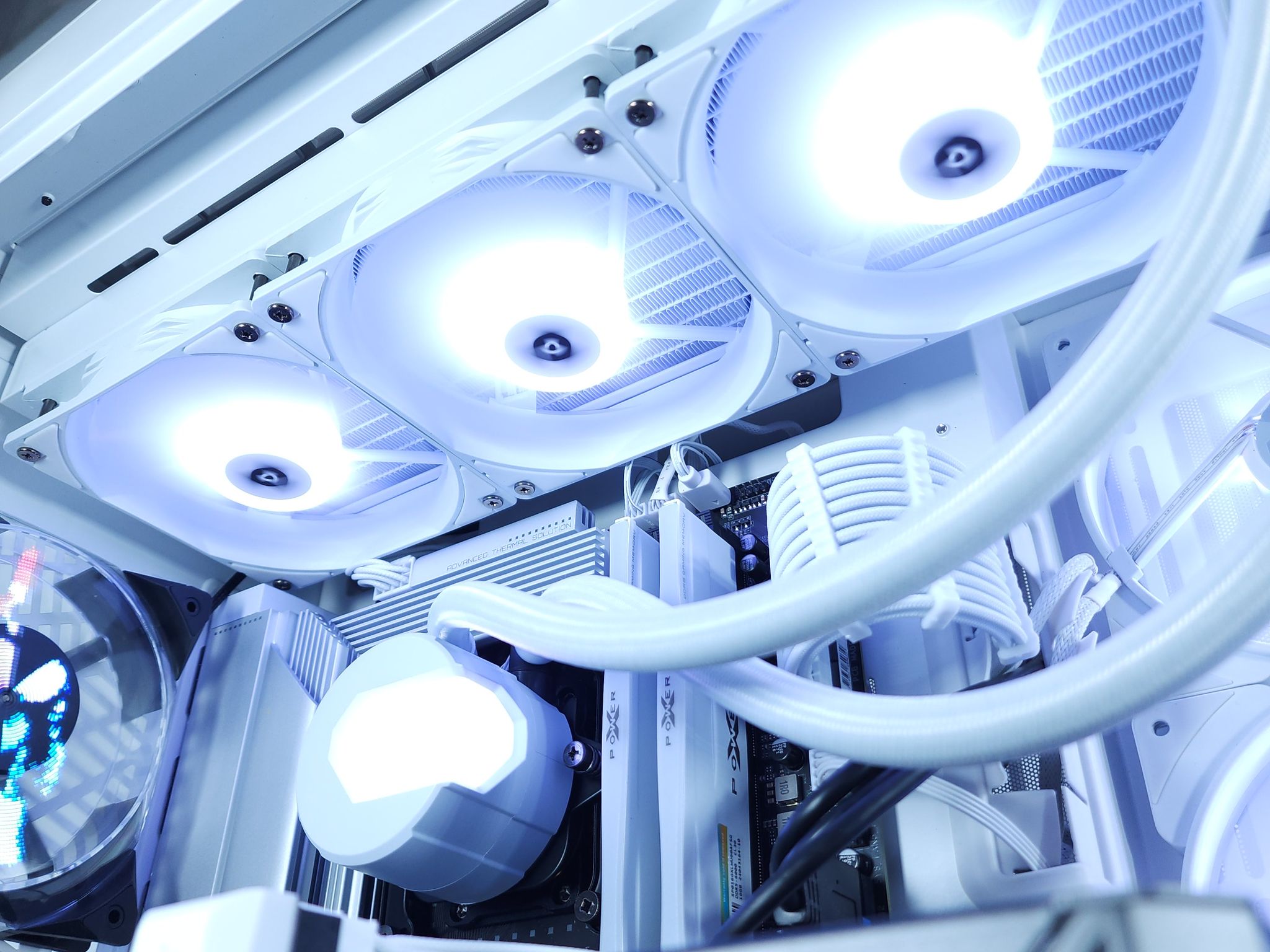 🤍RTX 4090●Core i9 14900KF●1440p/4K Gaming Computer