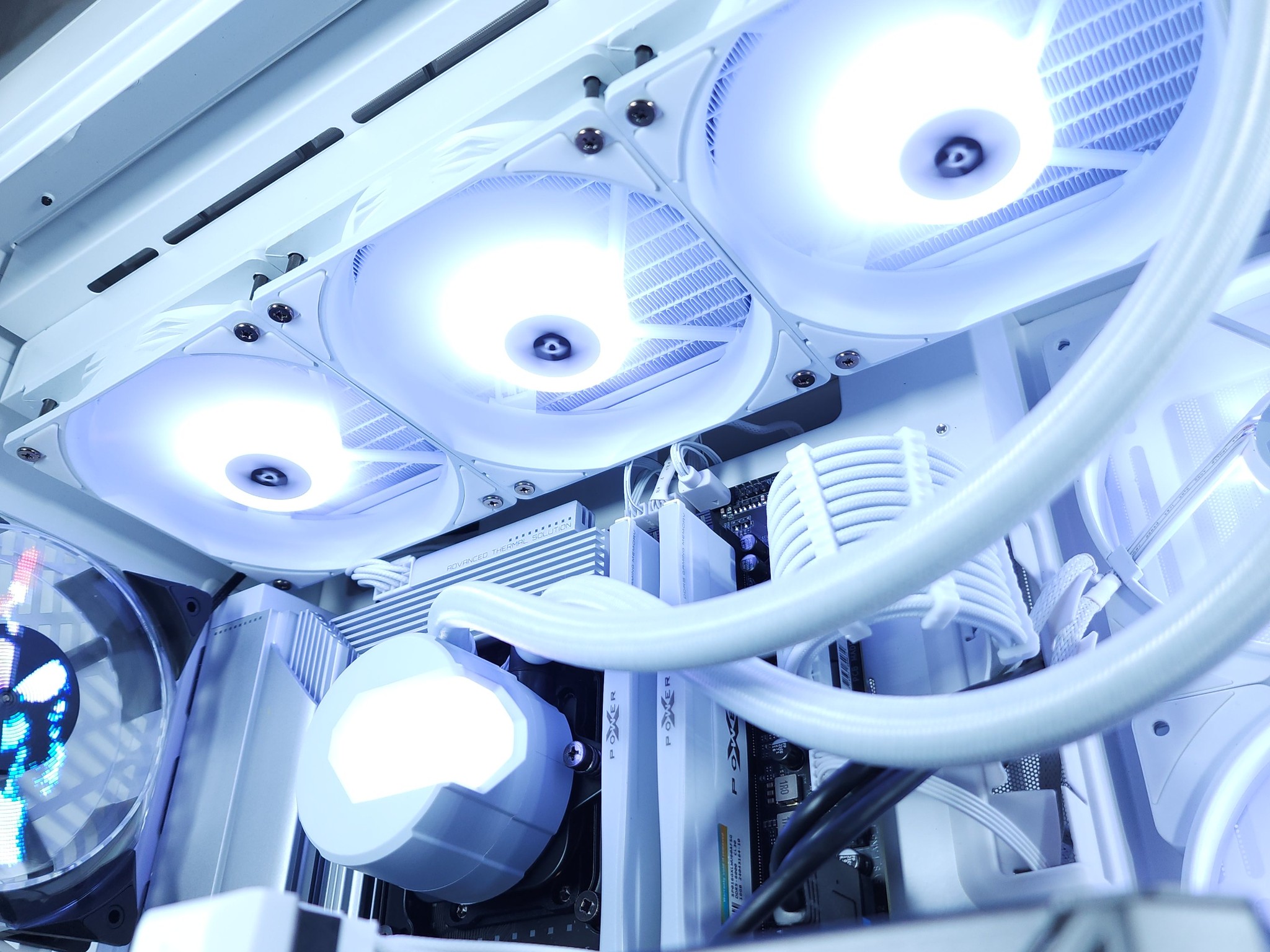 🤍RTX 4090●Core i9 14900KF●1440p/4K Gaming Computer