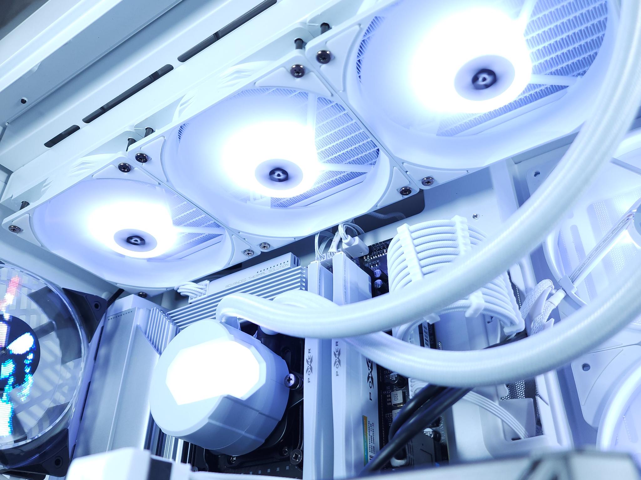 🤍RTX 4090●Core i9 14900KF●1440p/4K Gaming Computer