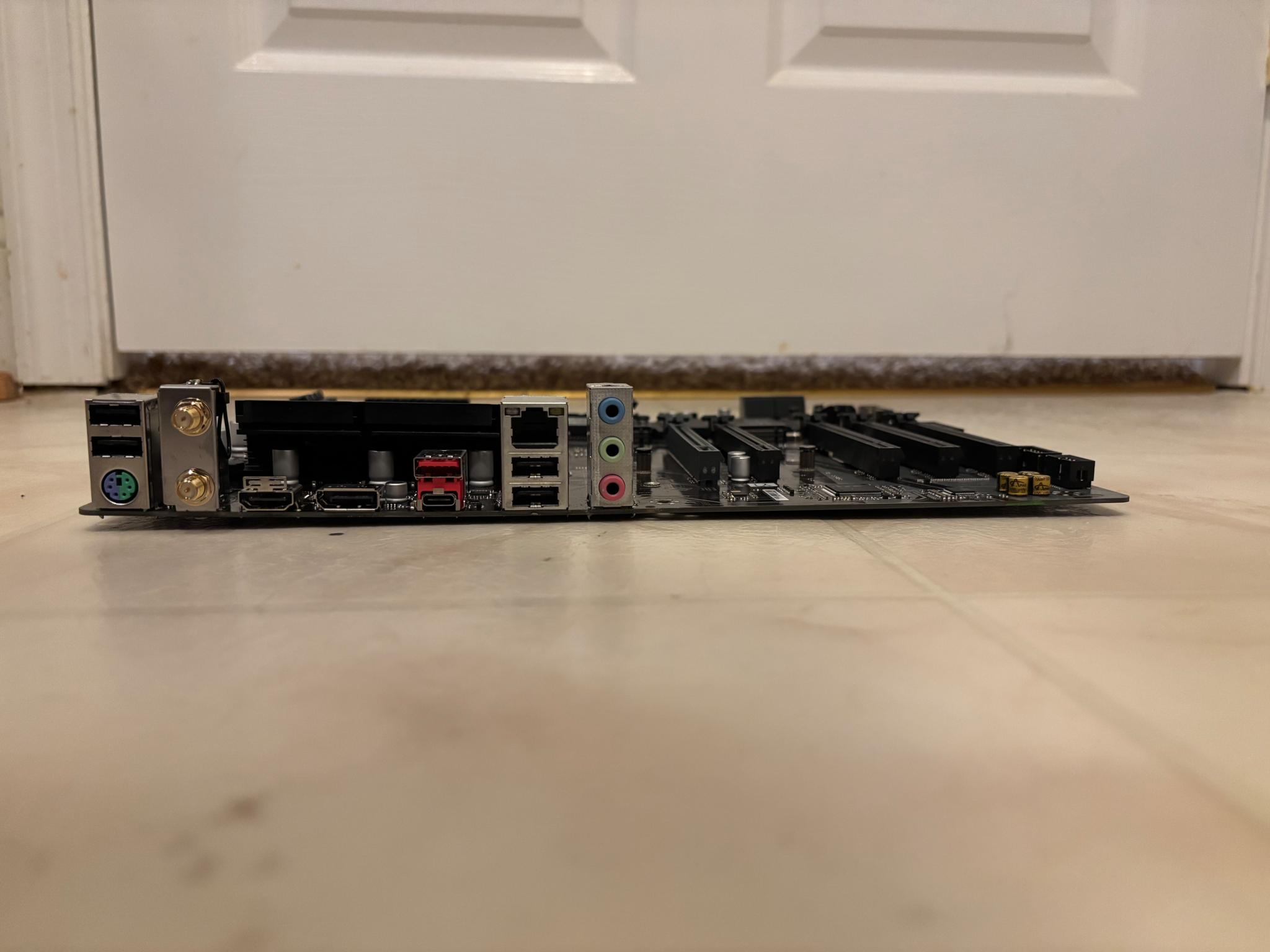 GIGABYTE B660 DS3H AC DDR4 (LGA 1700/ Intel/B660/ATX/DDR4/ Dual M.2/ PCIe 4.0)