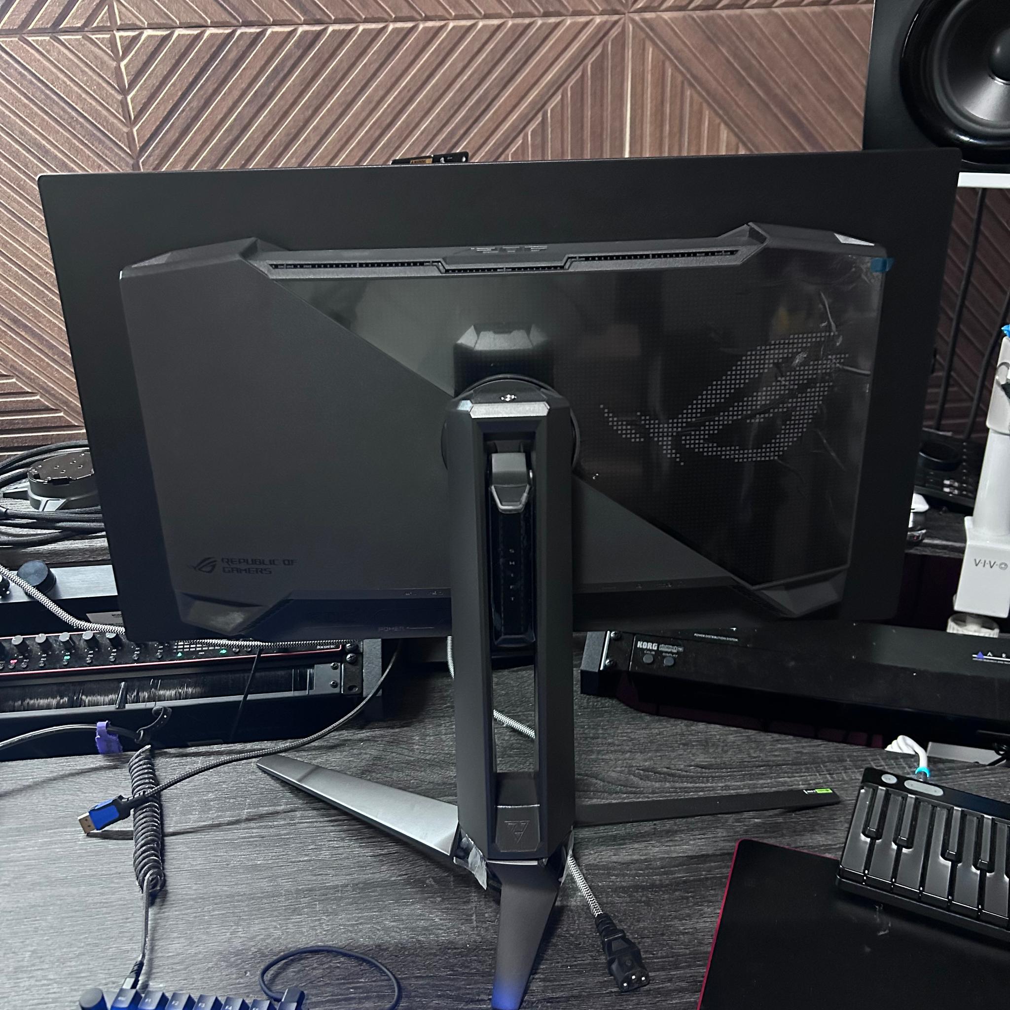 ASUS ROG QD-OLED 27" 4K (3840x2160) 240Hz Gaming Monitor PG27UCDM