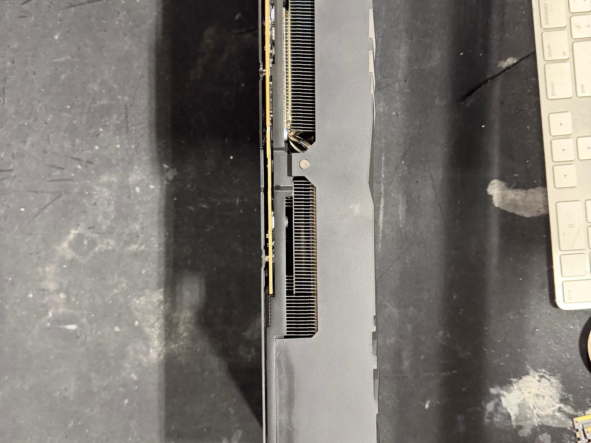 PNY VERTO GeForce RTX 4090 w/ cosmetic damage
