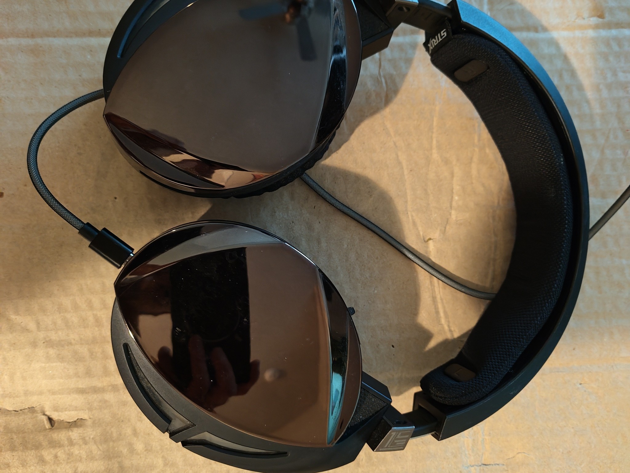 Asus ROG strix fusion 500 gaming headphone with virtual 7.1 surround