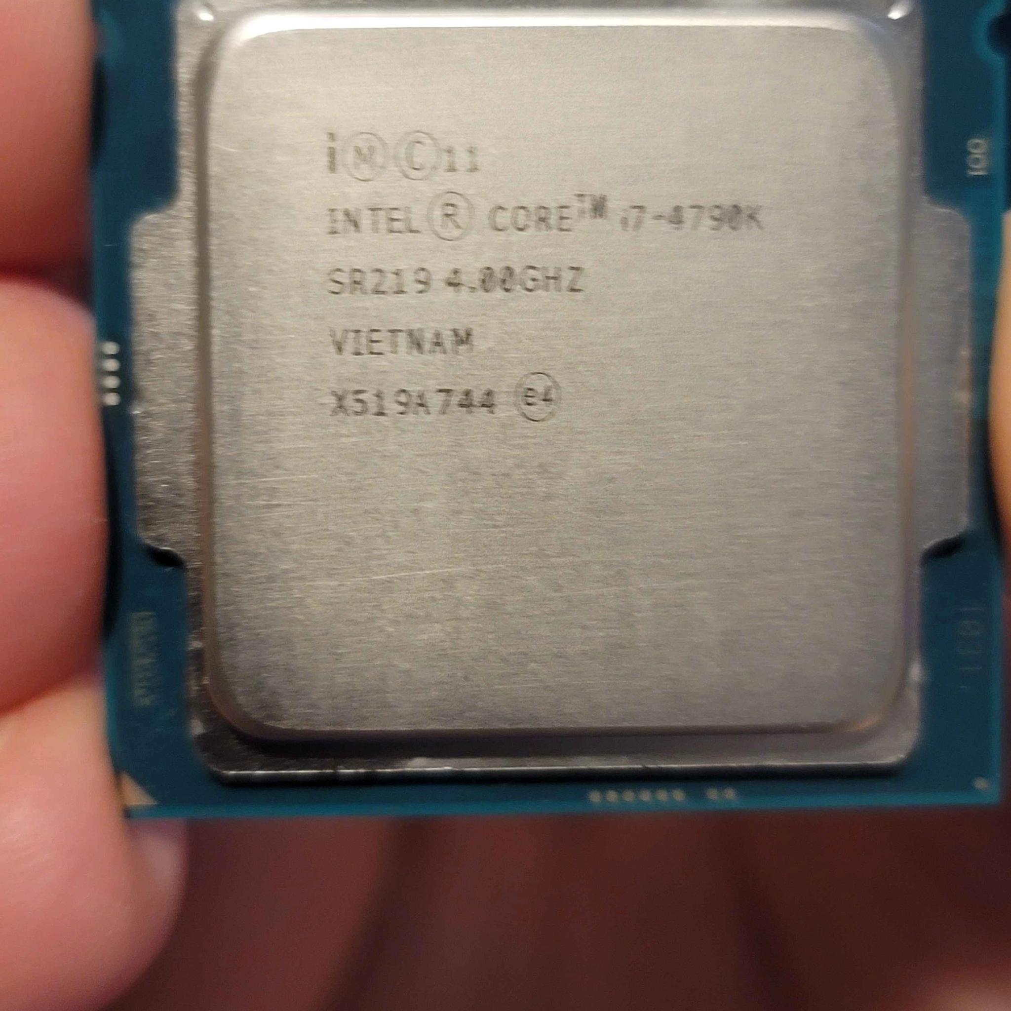 Intel Core i7 i7-4790K Quad-core (4 Core) 4 GHz Processor - Works Used just in clam shell.