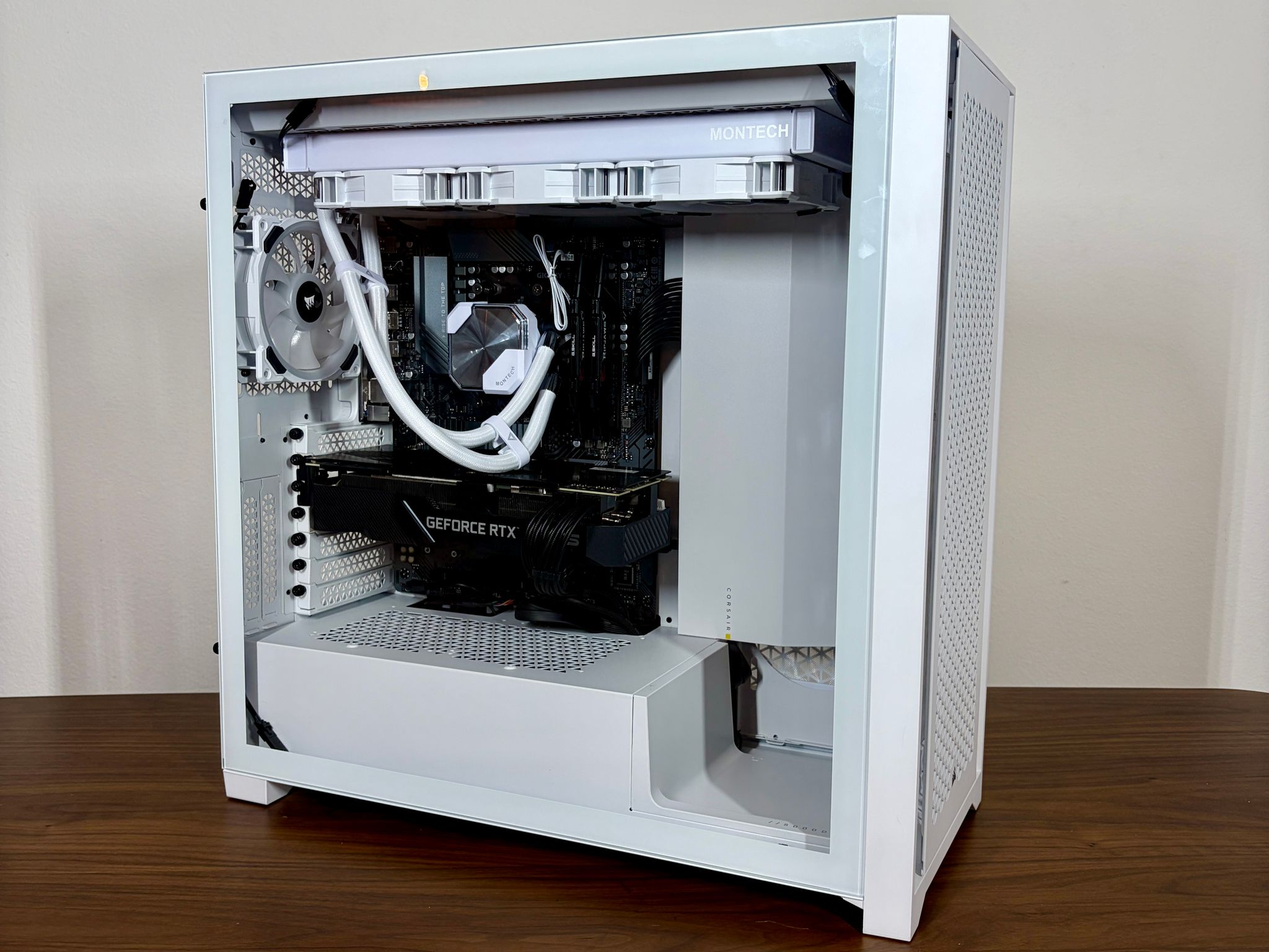 White RGB Corsair 5000D build | Ryzen 7 5700x | 16GB RAM + 1TB SSD | ASUS 2070 Super