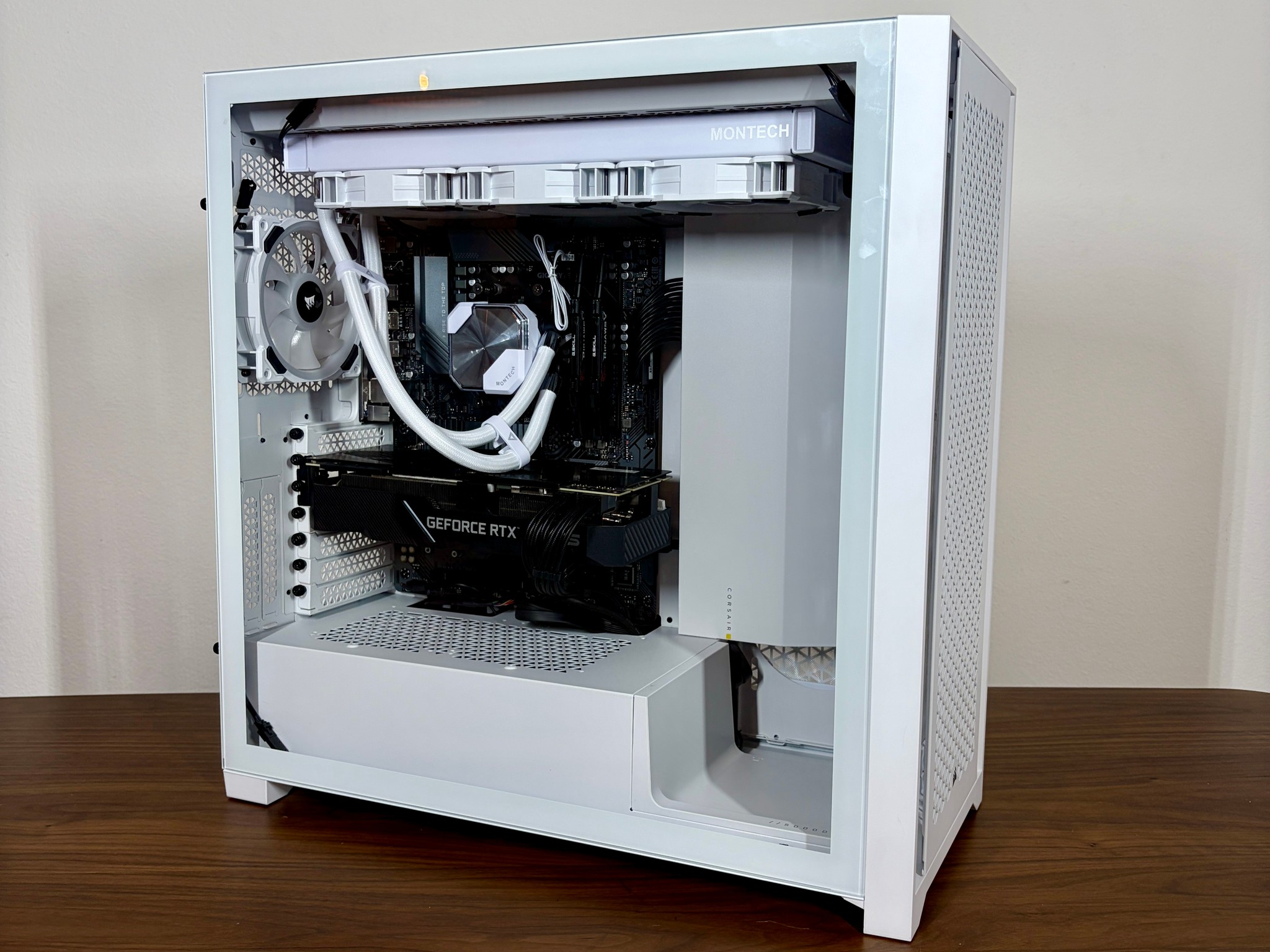 White RGB Corsair 5000D build | Ryzen 7 5700x | 16GB RAM + 1TB SSD | ASUS 2070 Super