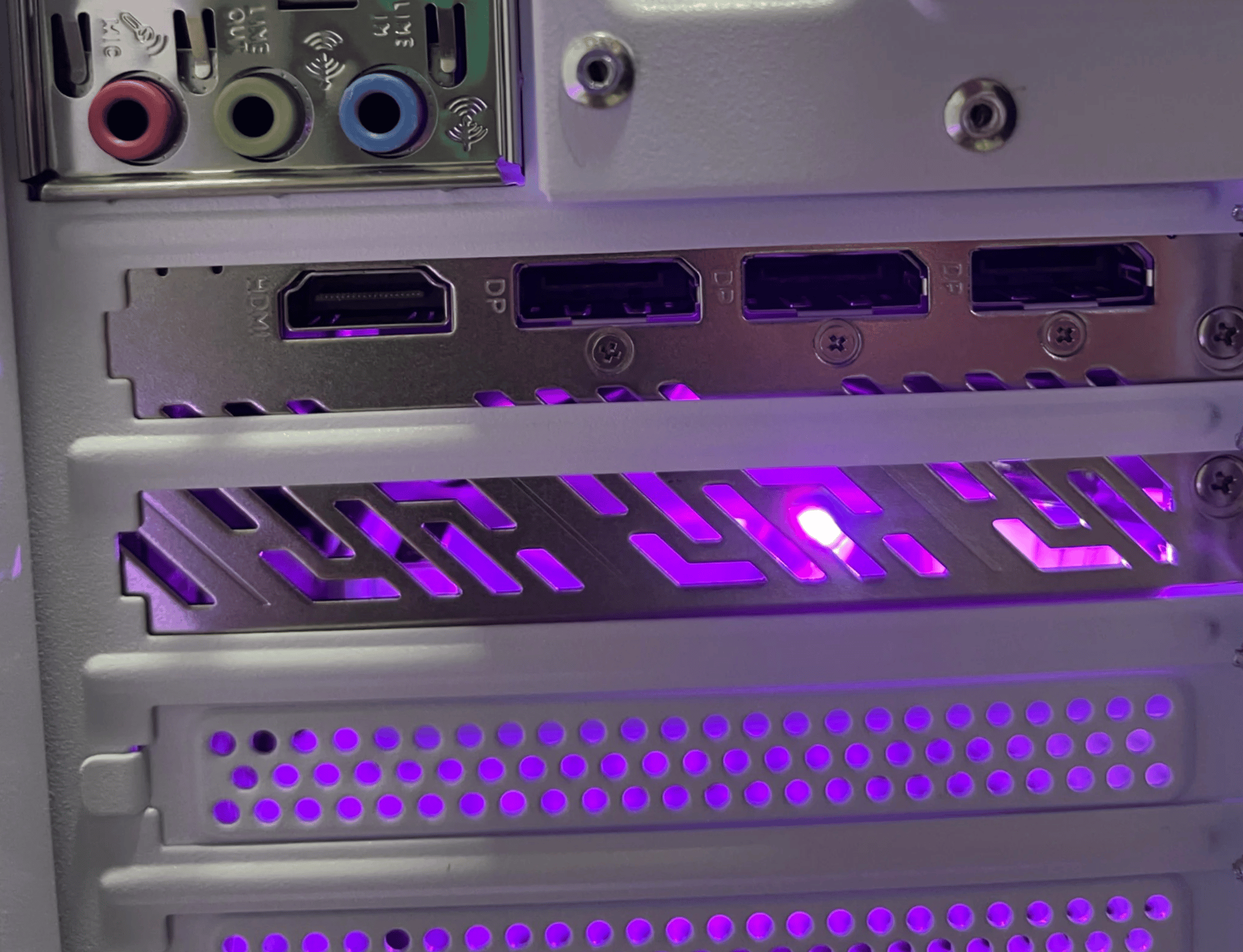 ARK ANGLE 1440p/4k 7800x3D/9070XT/B650/32gDDR5/2TB NVME/1000w/360AIO B tier PSU