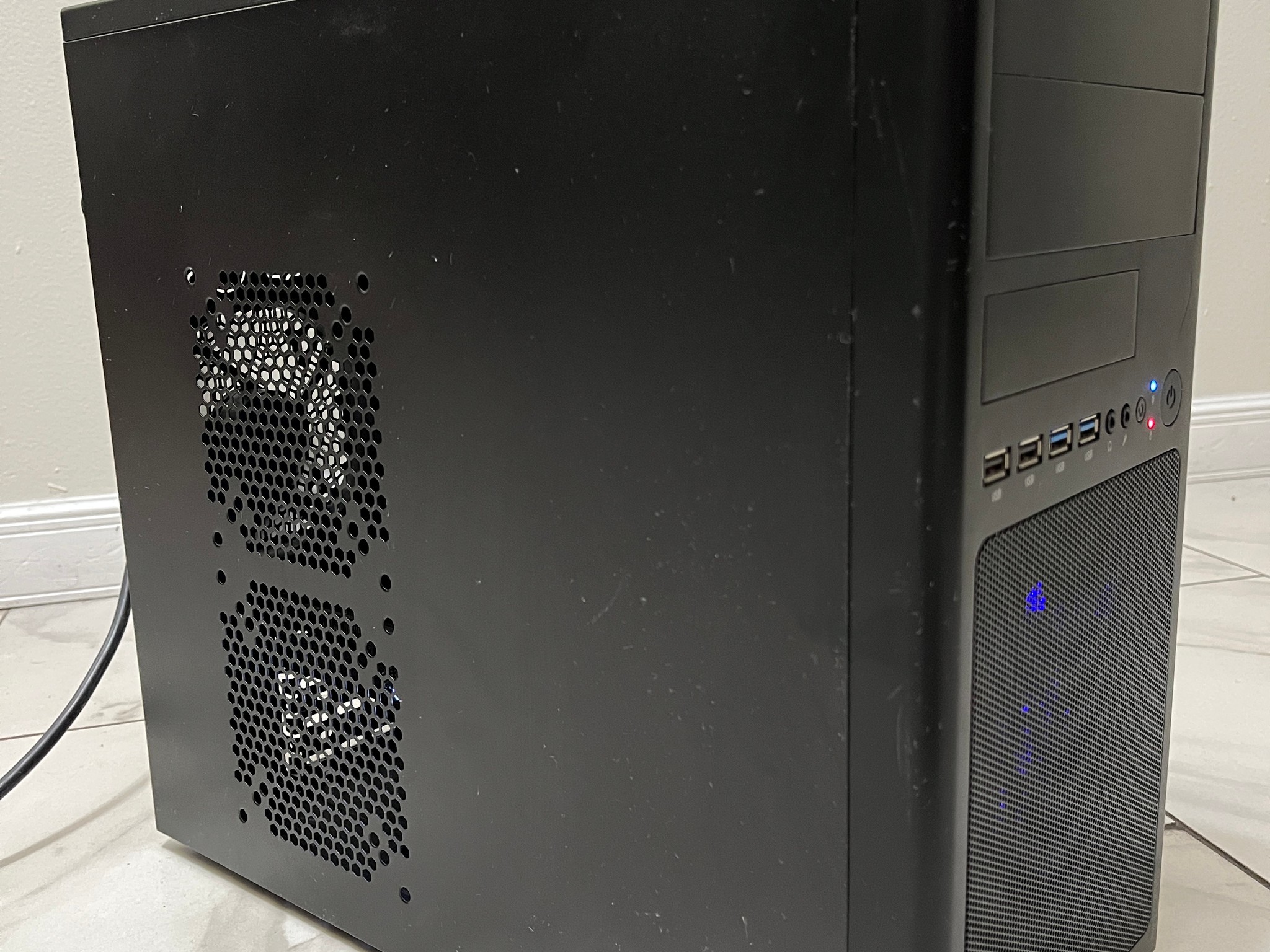 NVIDIA RTX 3060 Ti, Intel Core i5-9400f, 16GB RAM, 500GB SSD - Sleeper Gaming PC w/ Wi-Fi & BT