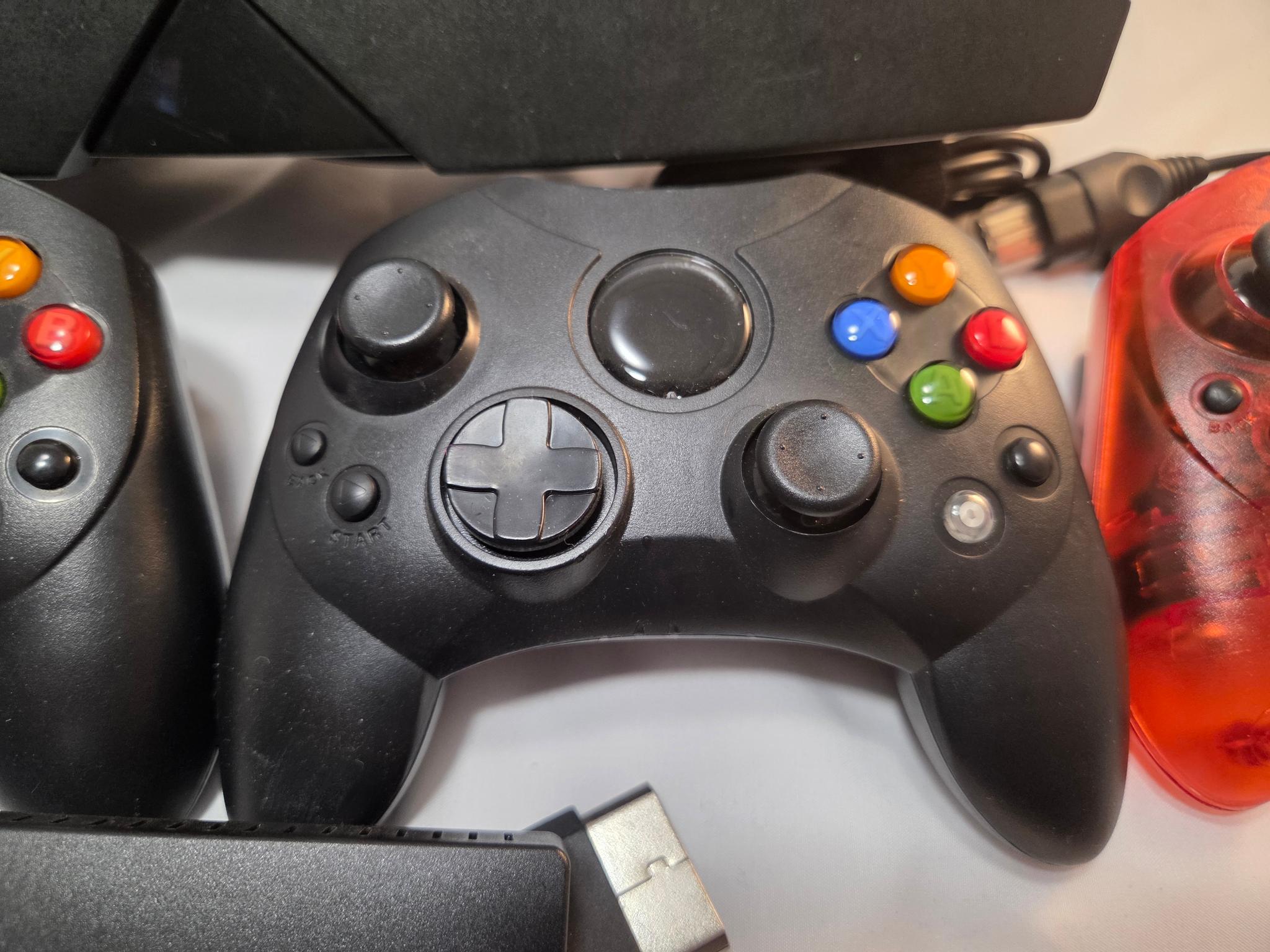 Modded Original XBOX w/ 4 Controllers and HDMI Adapter