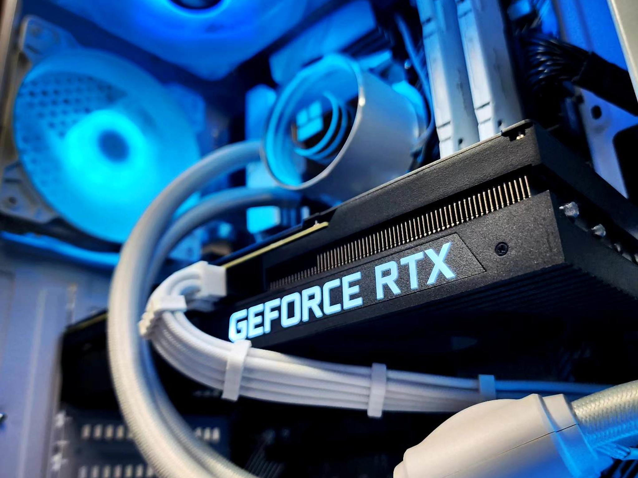 💙🤍💙 RTX 3070 // Ryzen 5 5600 // 16GB 3600MHz // 2TB NVMe Gen 3