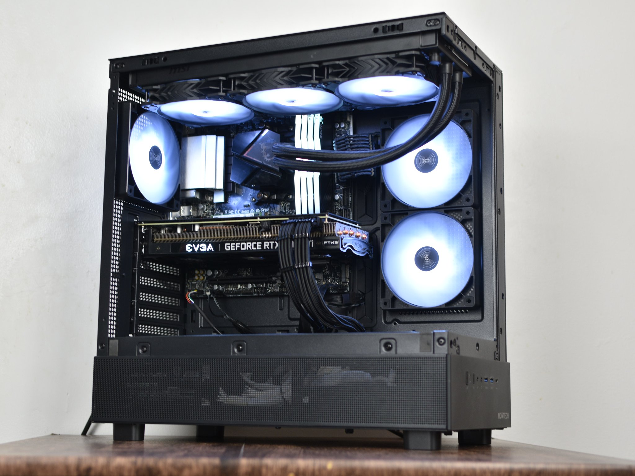 🖤Black🖤 Budget Gaming PC (Ryzen 5 5500 + RTX 3060 TI + 32gb of ram)