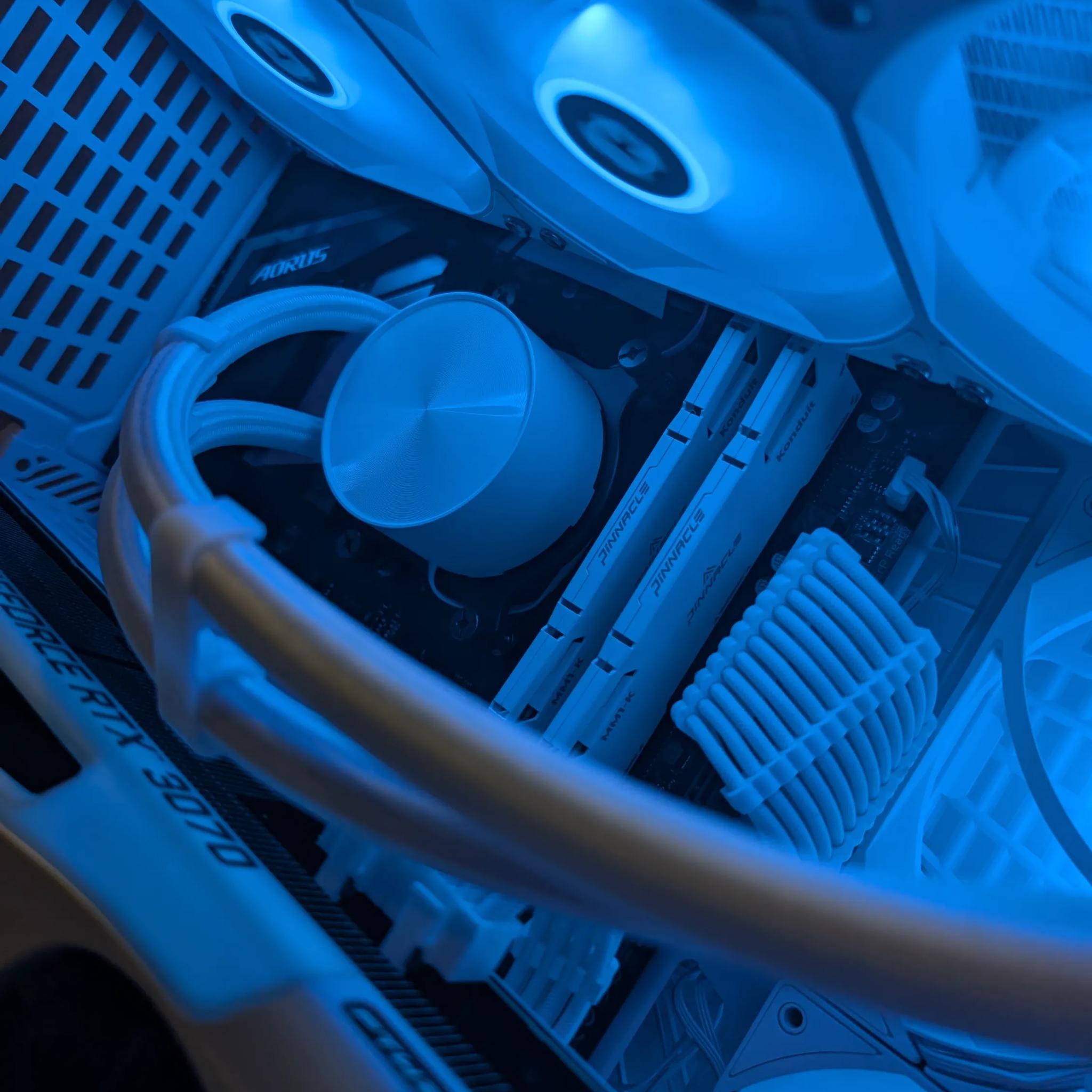 Gaming PC // RTX 3070 - Ryzen 7 3700X