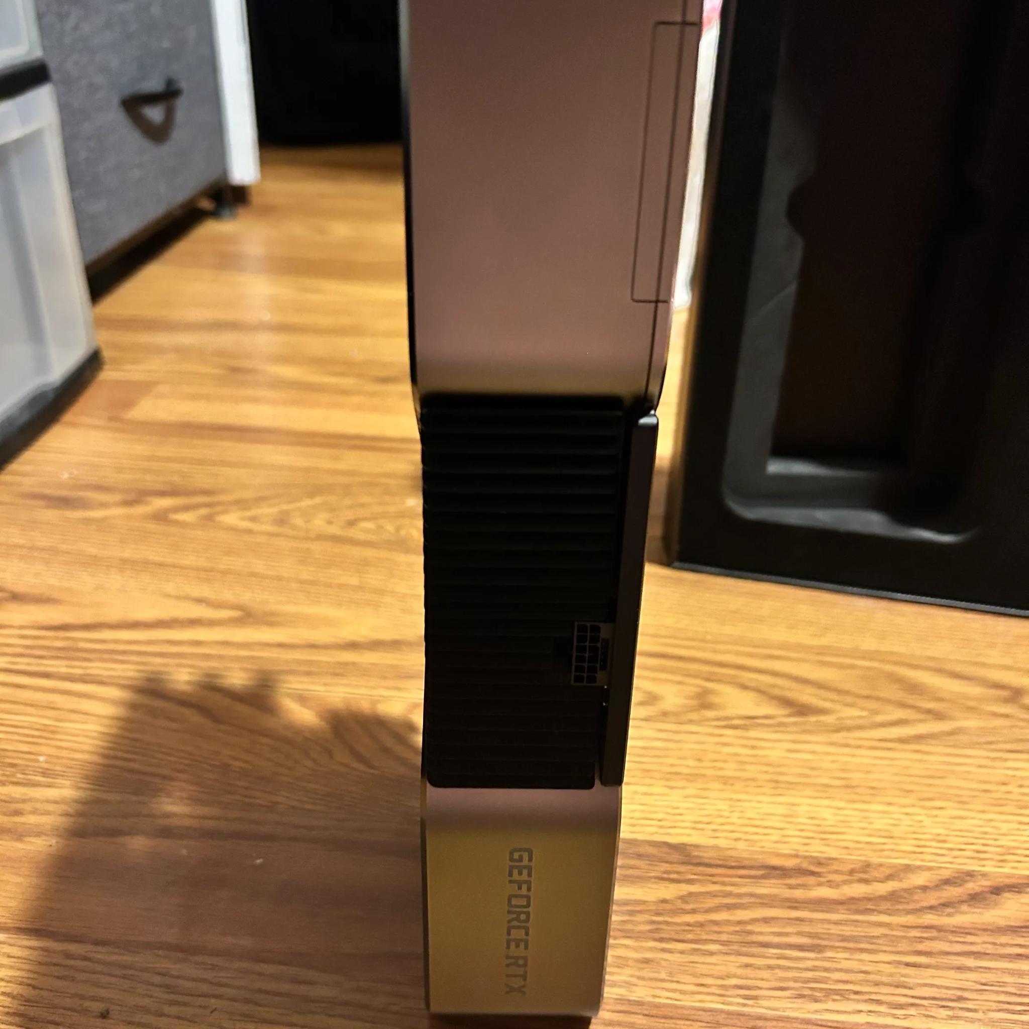 GeForce RTX 3090 Ti Founders Edition – Gently Used - A Tier