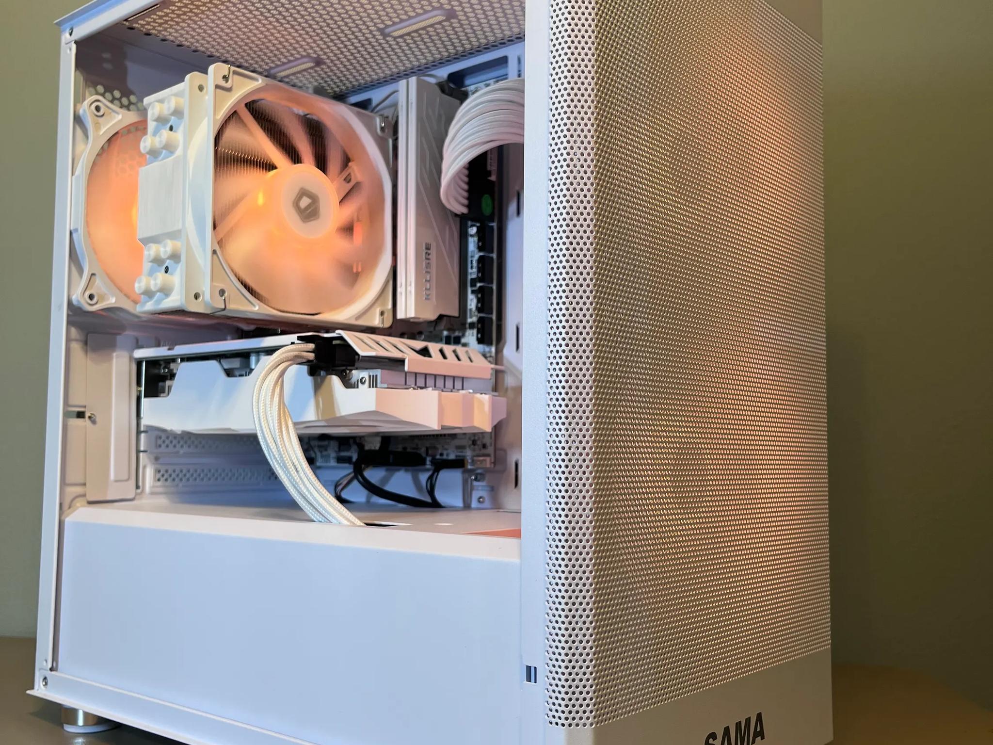 ⚪⚪ White Gaming PC⚪AMD RX 5500 XT 8GB⚪Ryzen 3 3100⚪16GB DDR4⚪500GB NVME