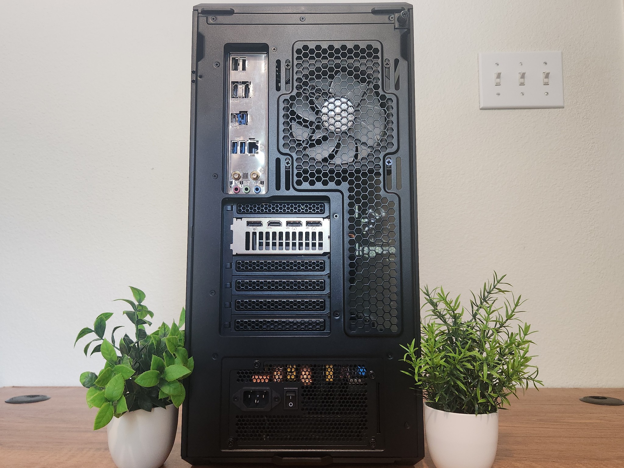 RX 6700XT | i7 11700F | 16GB RAM | 1TB SSD | WiFi + BT | WINDOWS 11