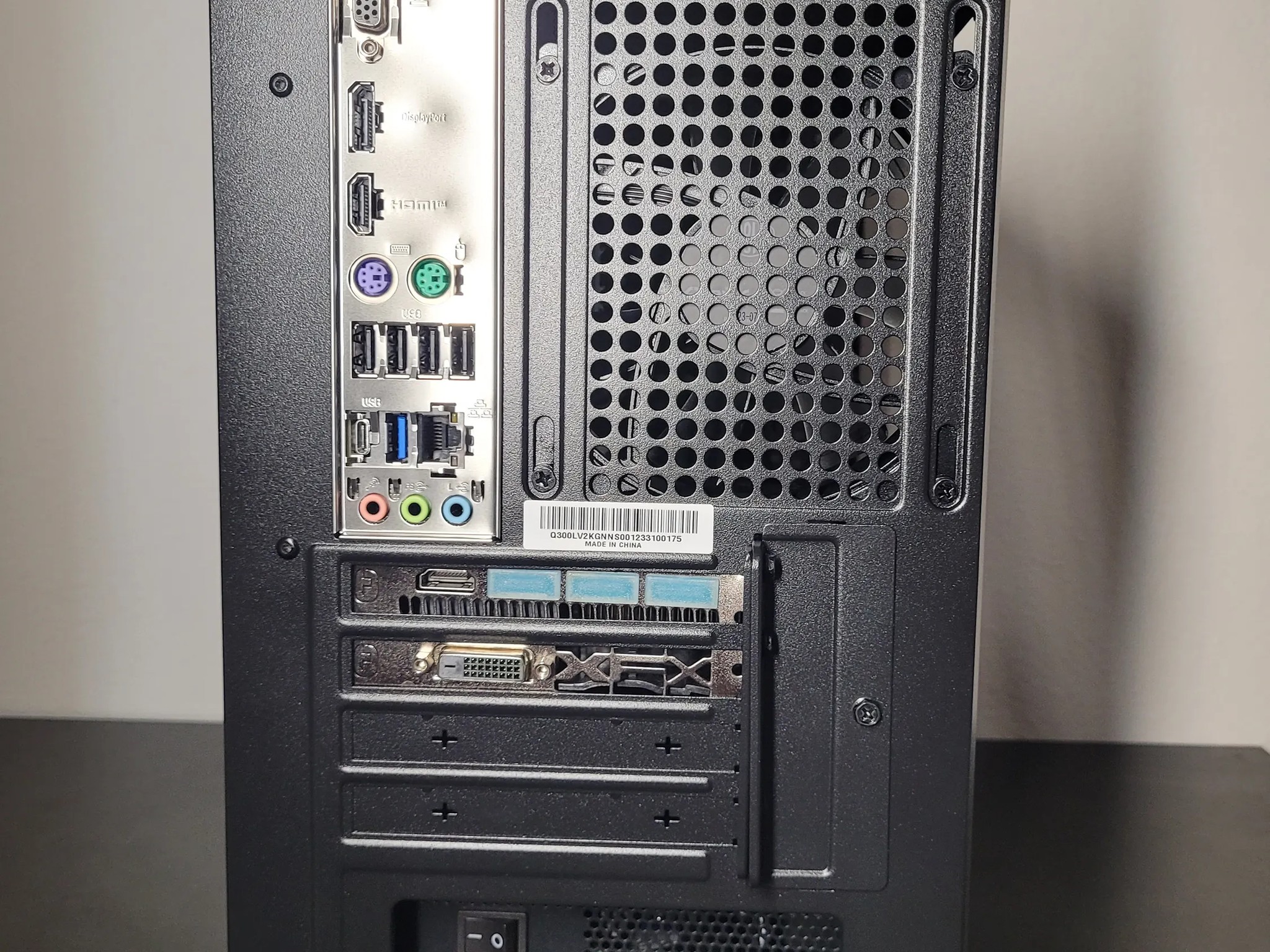 Cubed // Intel i3 14100f // RX 580 8GB // 16GB DDR4 // 1TB NVME (90% NEW)
