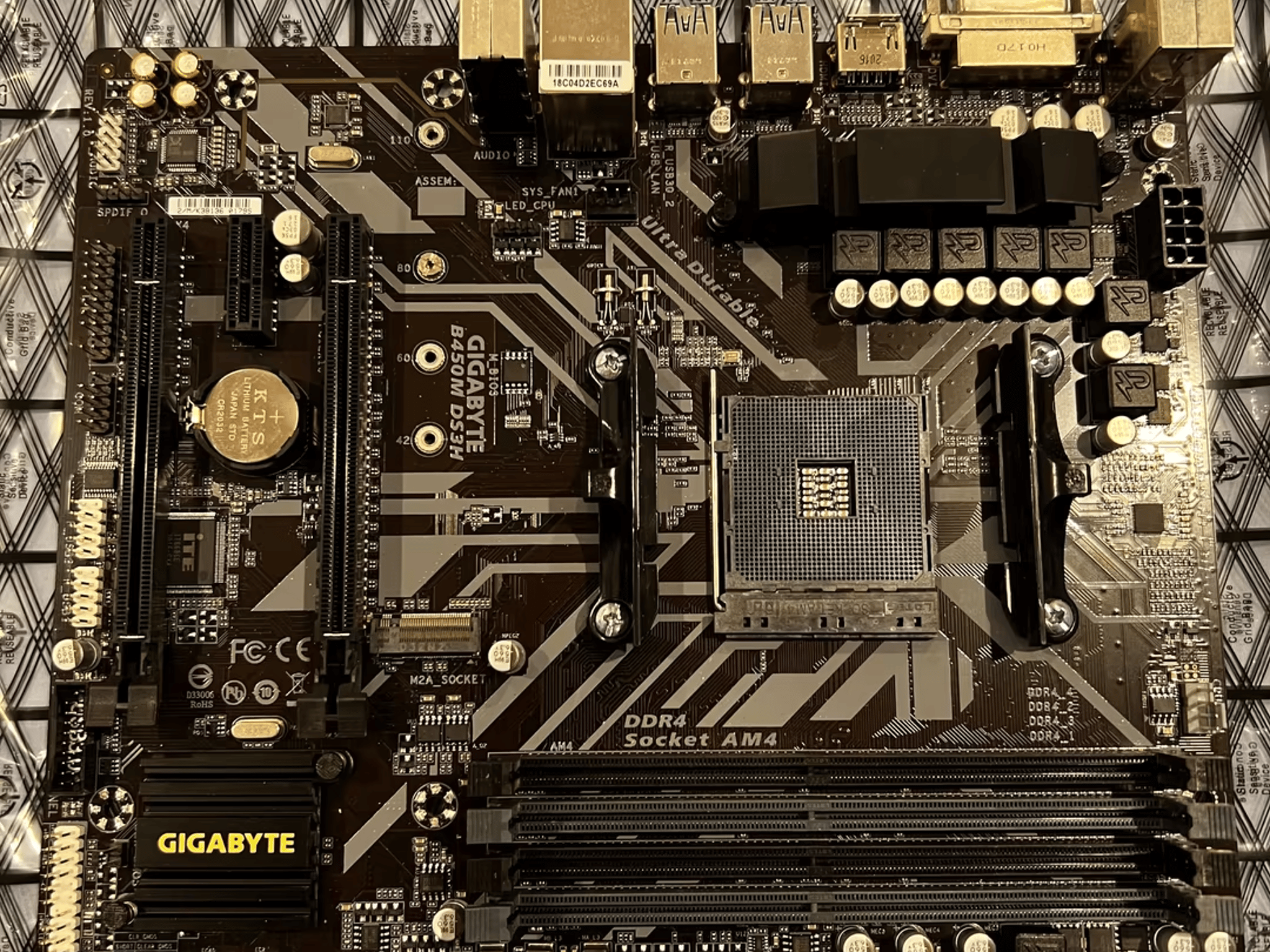 GIGABYTE B450M-D3SH