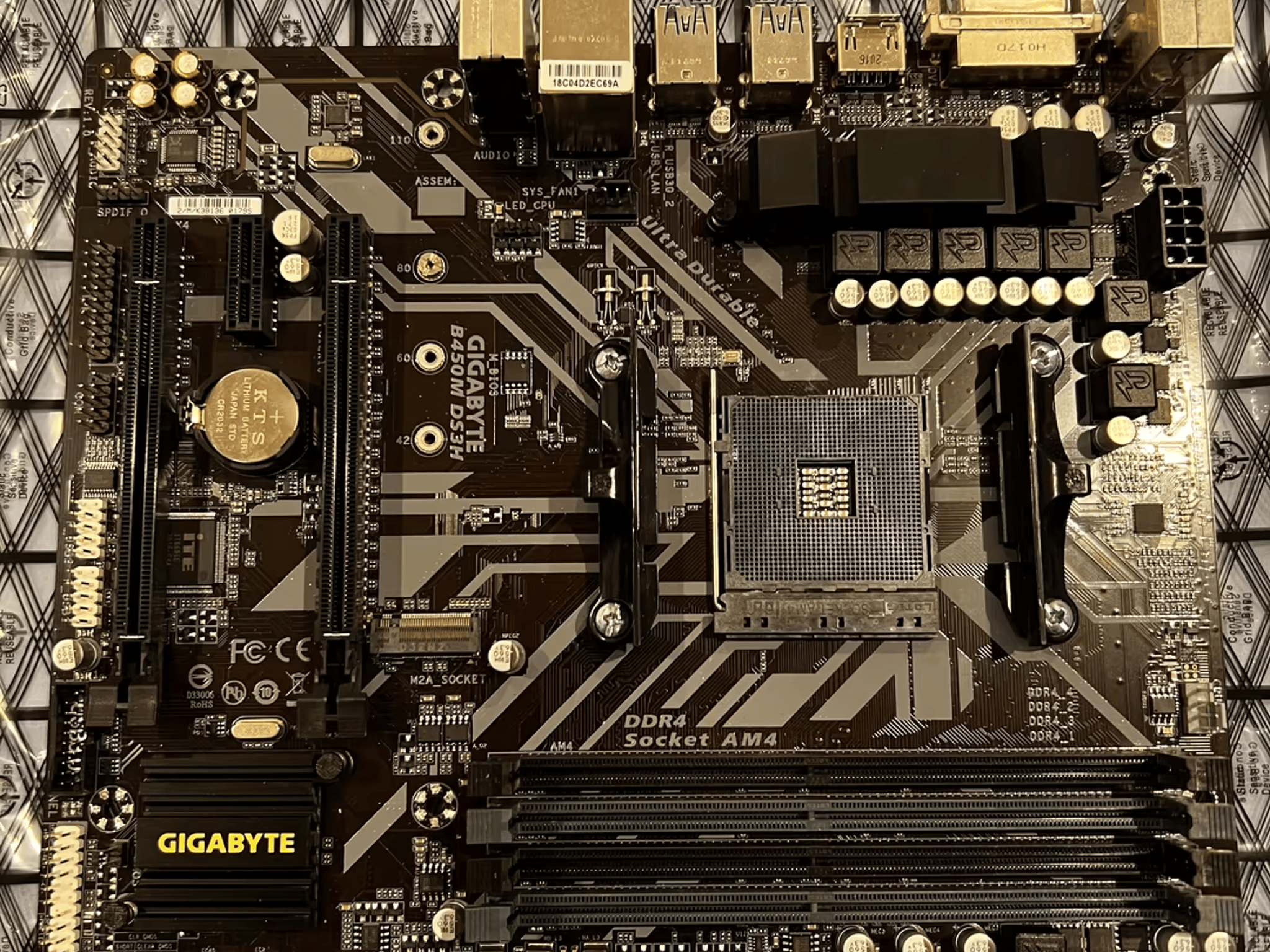 GIGABYTE B450M-D3SH