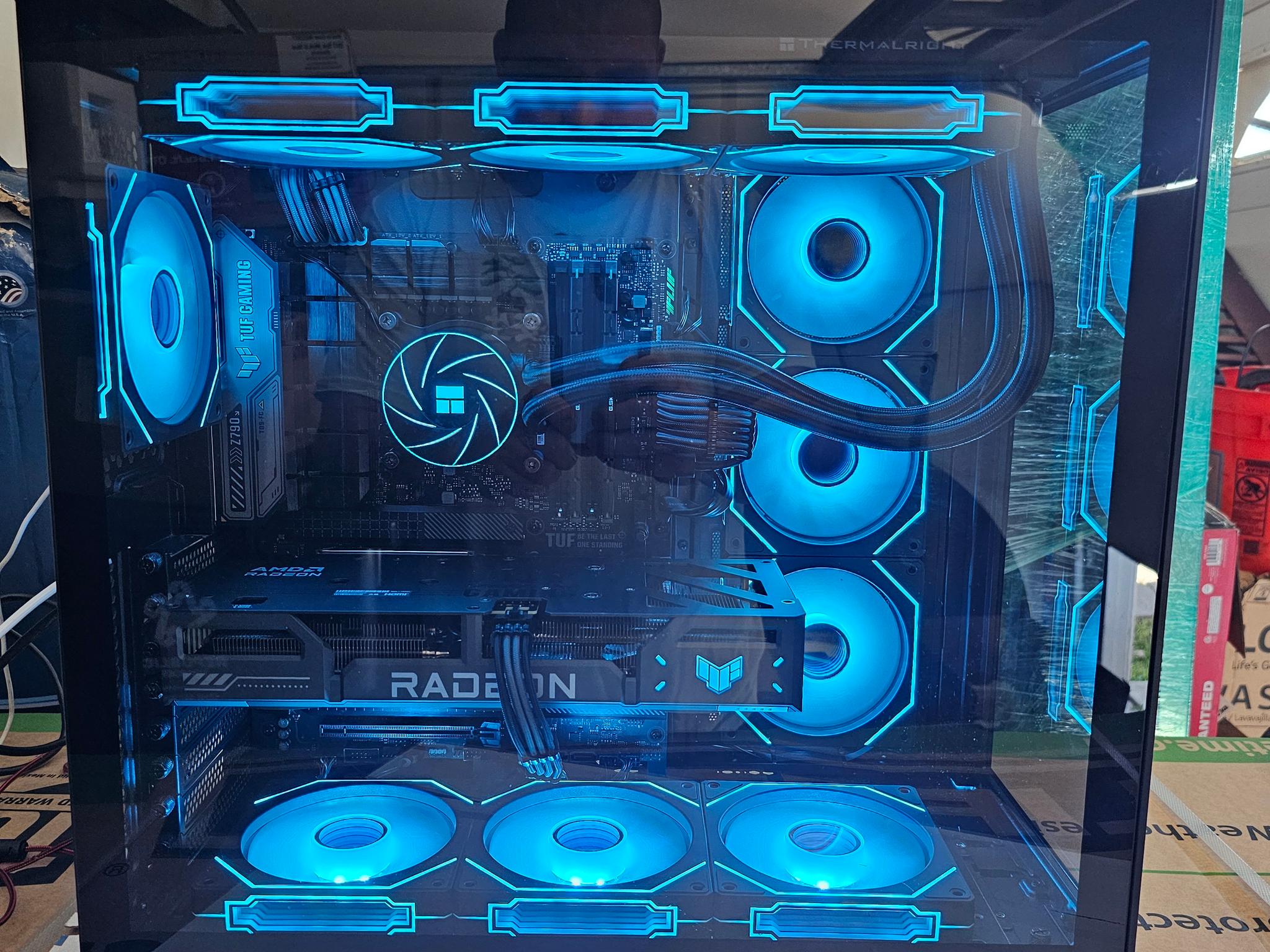 Black gaming pc | i9 12900k | 32gb ram ddr5 | 9060 rx 16gb | 2tb ssd | Windows 11 pro | wifi + BT |