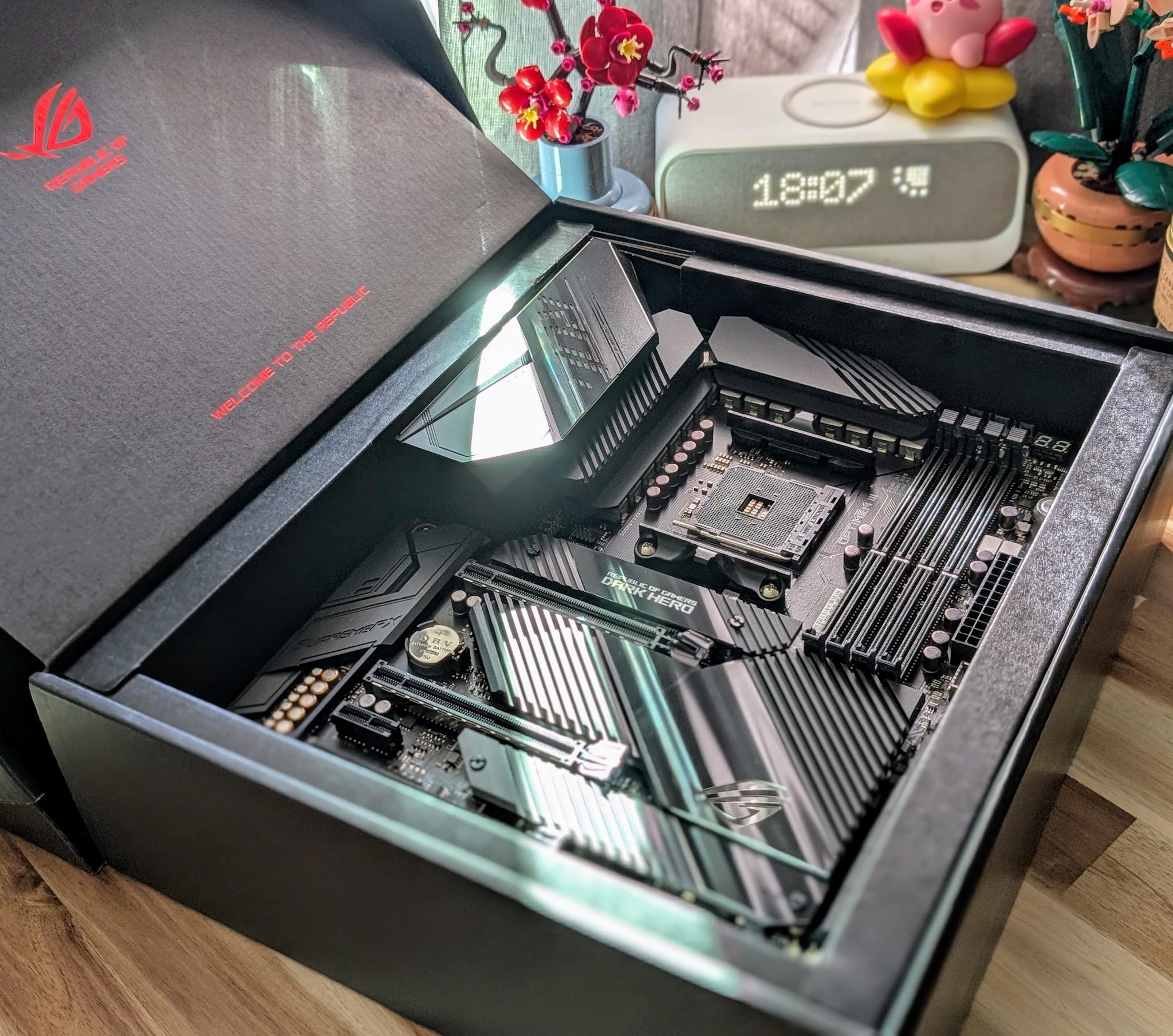Asus ROG Crosshair VIII Dark Hero AMD AM4 X570