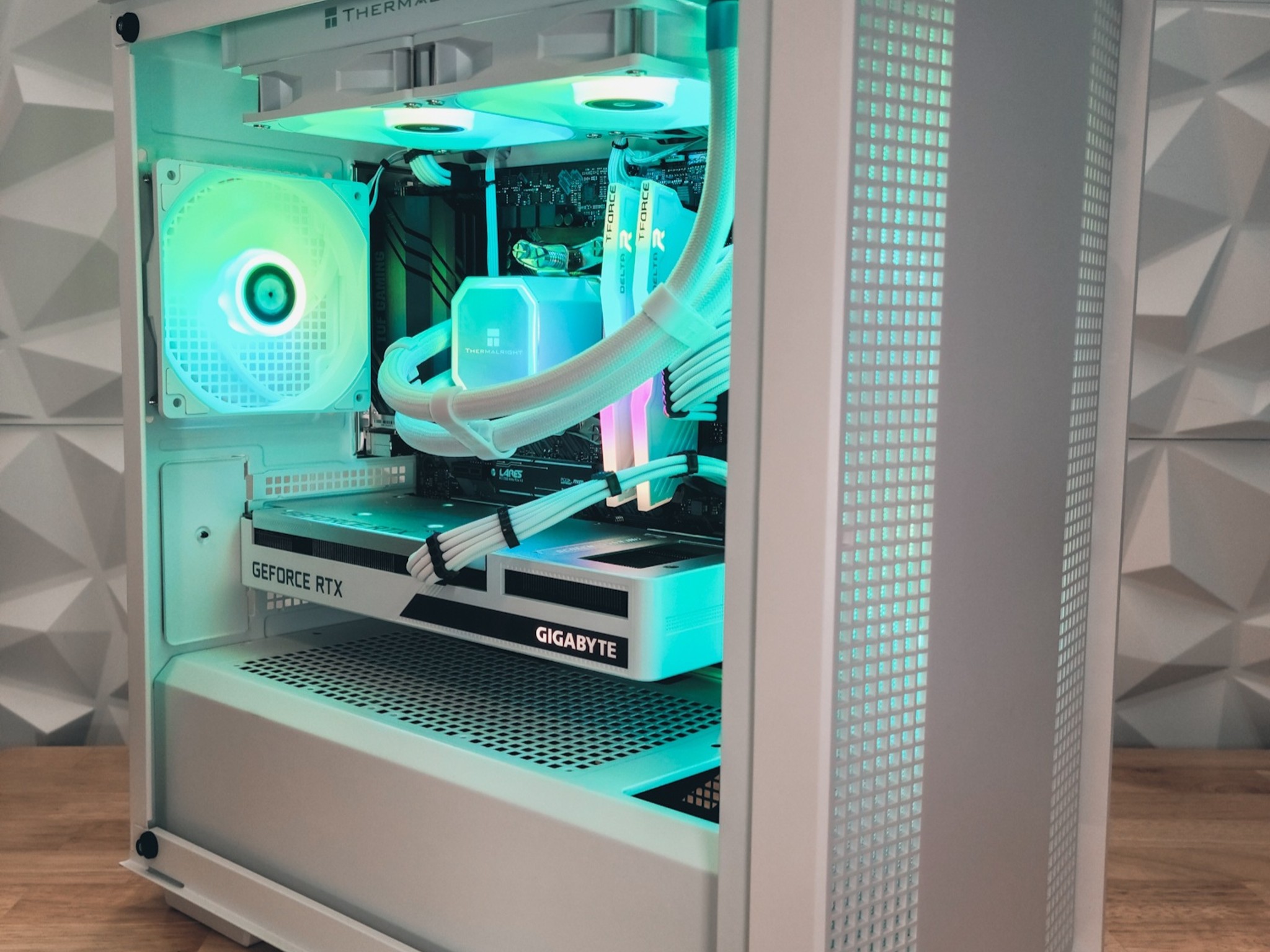 ❄️ArcticRay❄️ Ryzen 5 | RTX 3060 12GB | 32GB Ram | 1TB NVME | ARGB | Win 11 PRO