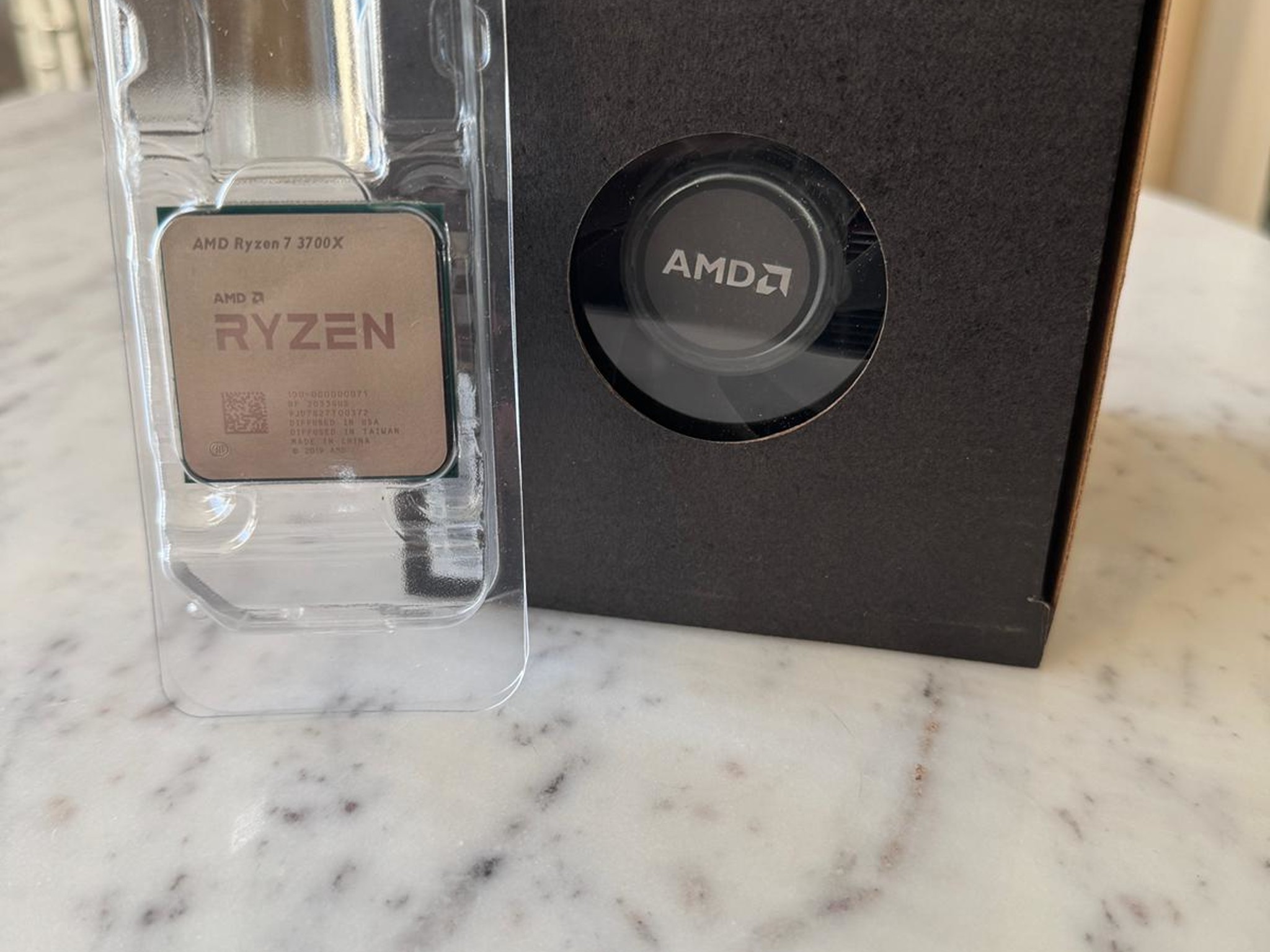 New AMD RYZEN 7 3700x and Wraith Prism RGB Cooler