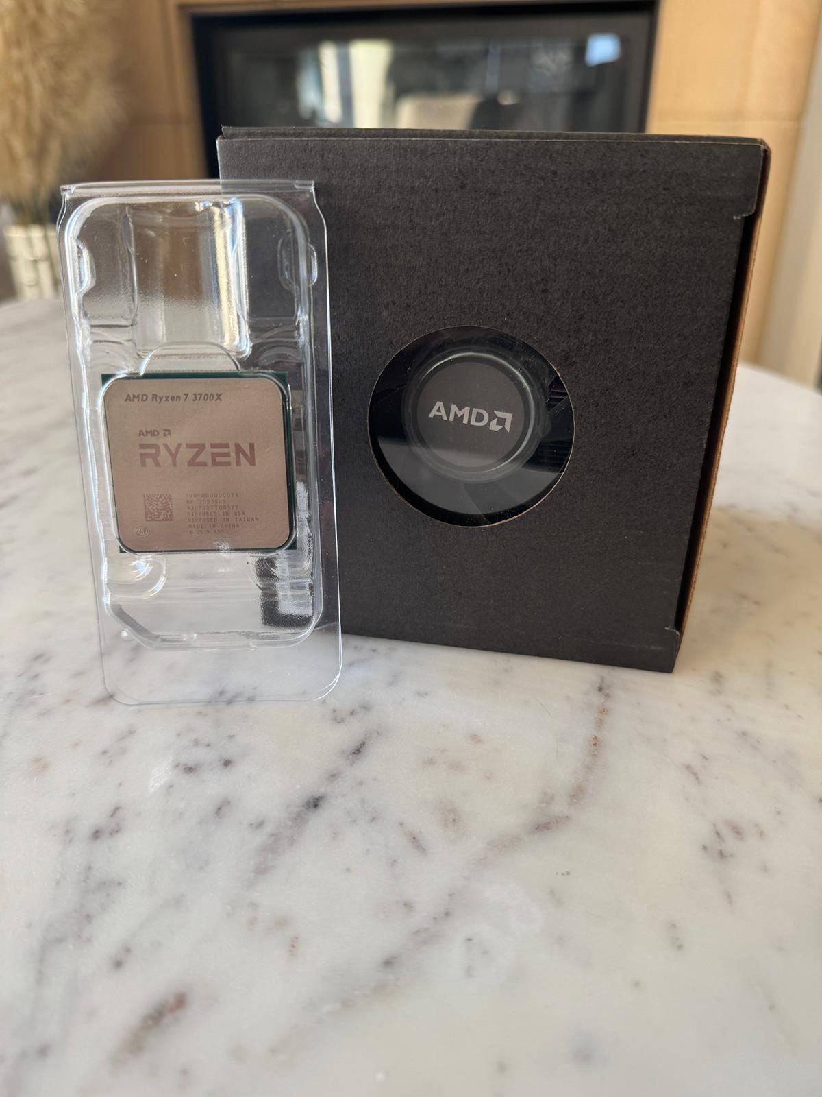 New AMD RYZEN 7 3700x and Wraith Prism RGB Cooler