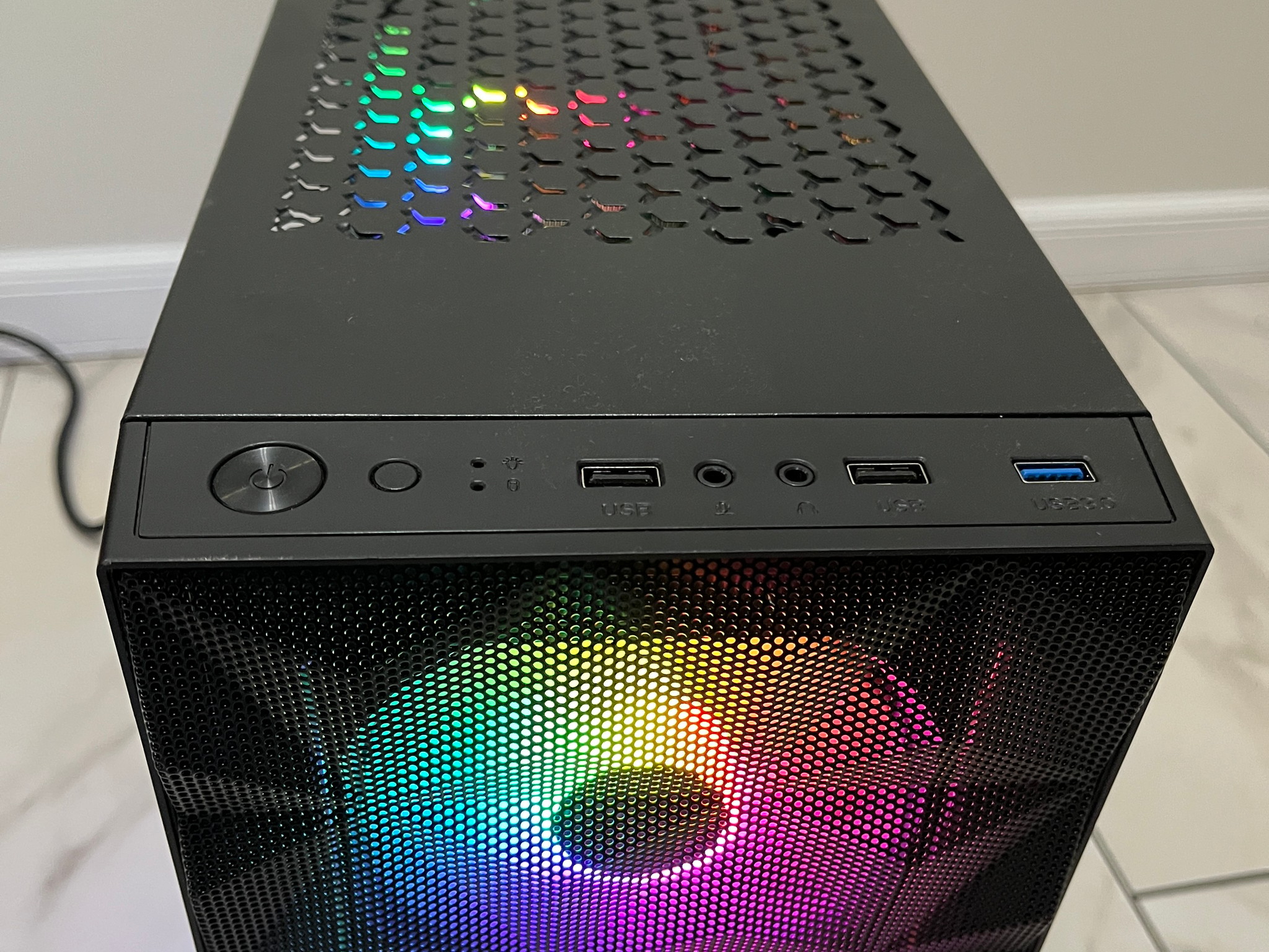 NVIDIA RTX 2060, Intel i7-6700k, 12GB RAM, 870 GB Storage, High FPS RGB Gaming PC w/ Wi-Fi & BT