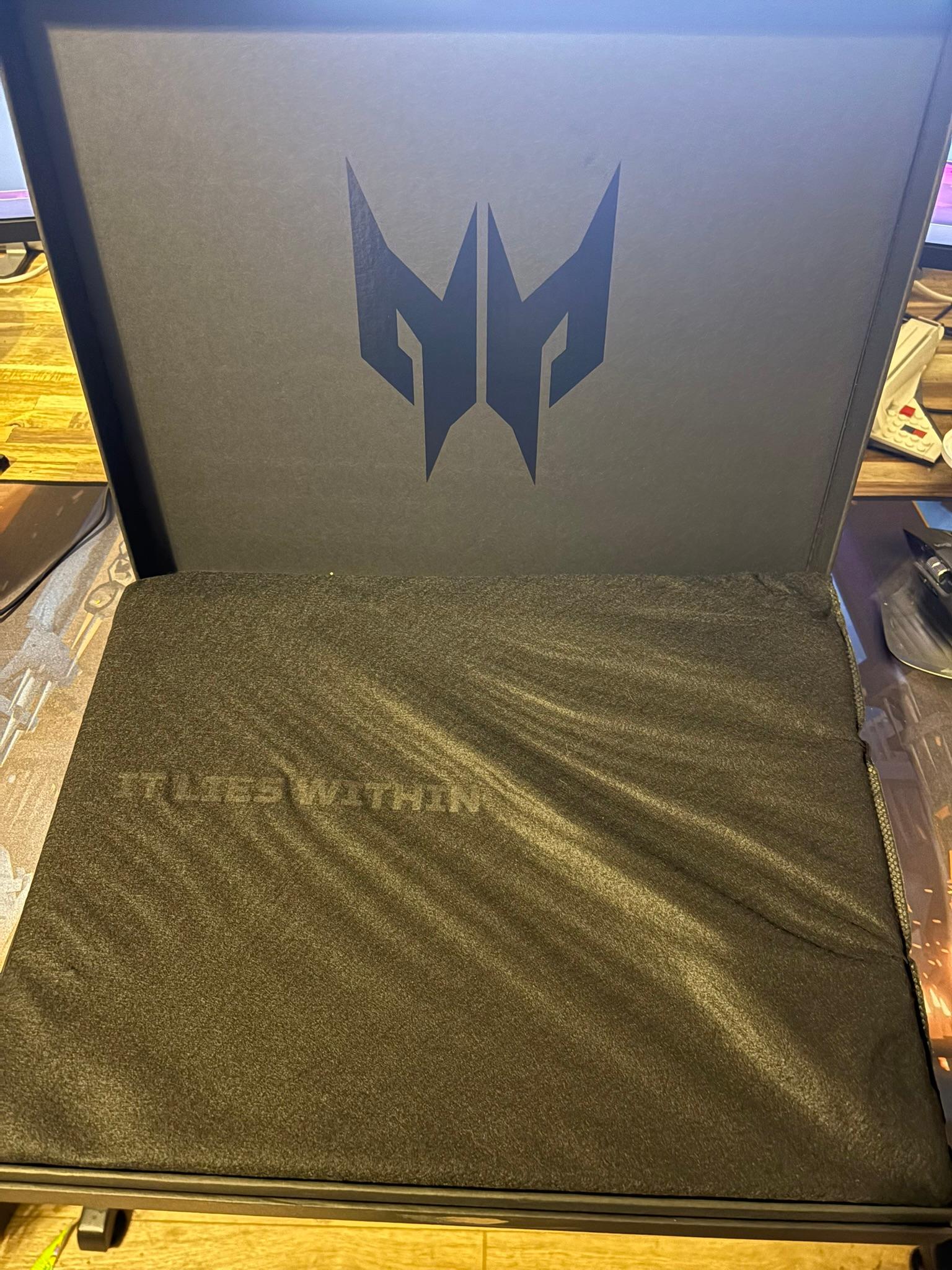 MINT Acer Predator Helios 300 - 150W RTX 3070 Ti | Core i7 12700H | 16GB DDR5 RAM | 1TB NVME SSD