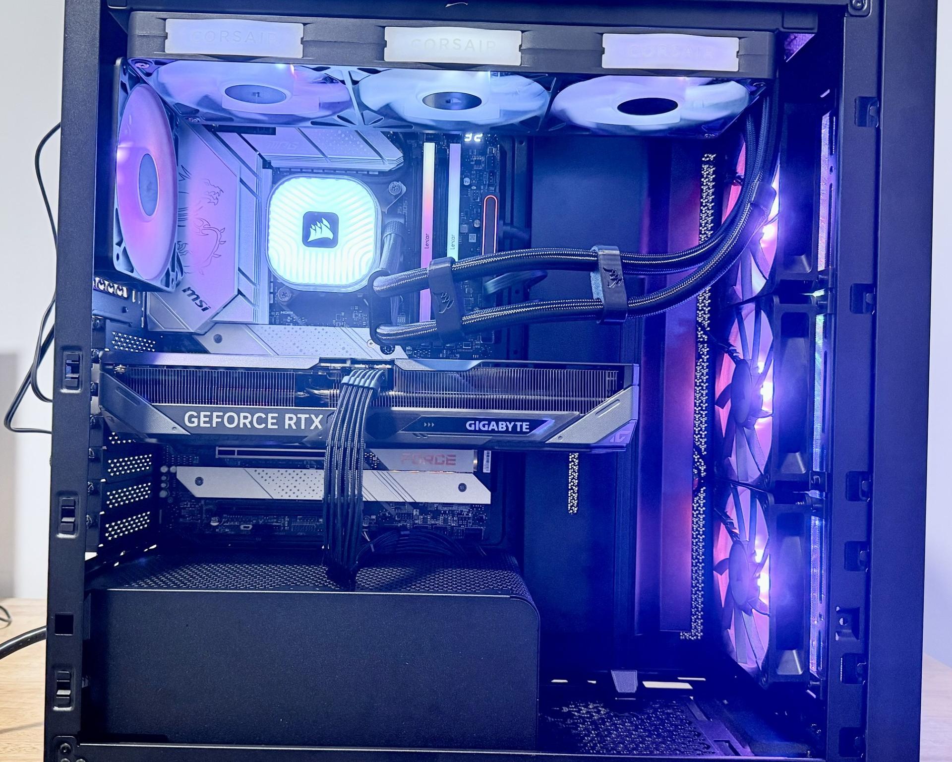 Corsair 4000D RTX 5070 OC 12GB