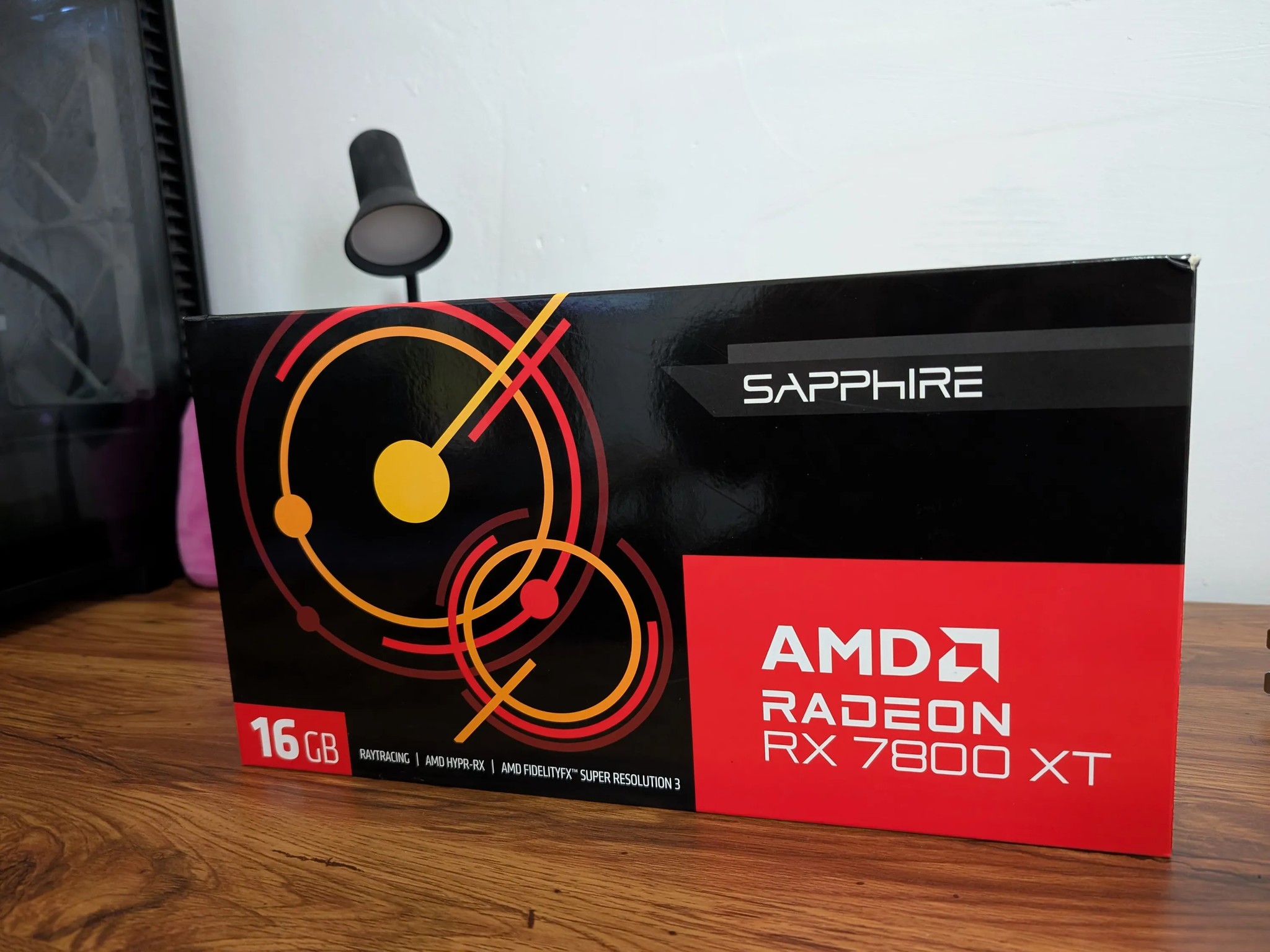 Sapphire Radeon RX 7800 XT (Reference Cooler)
