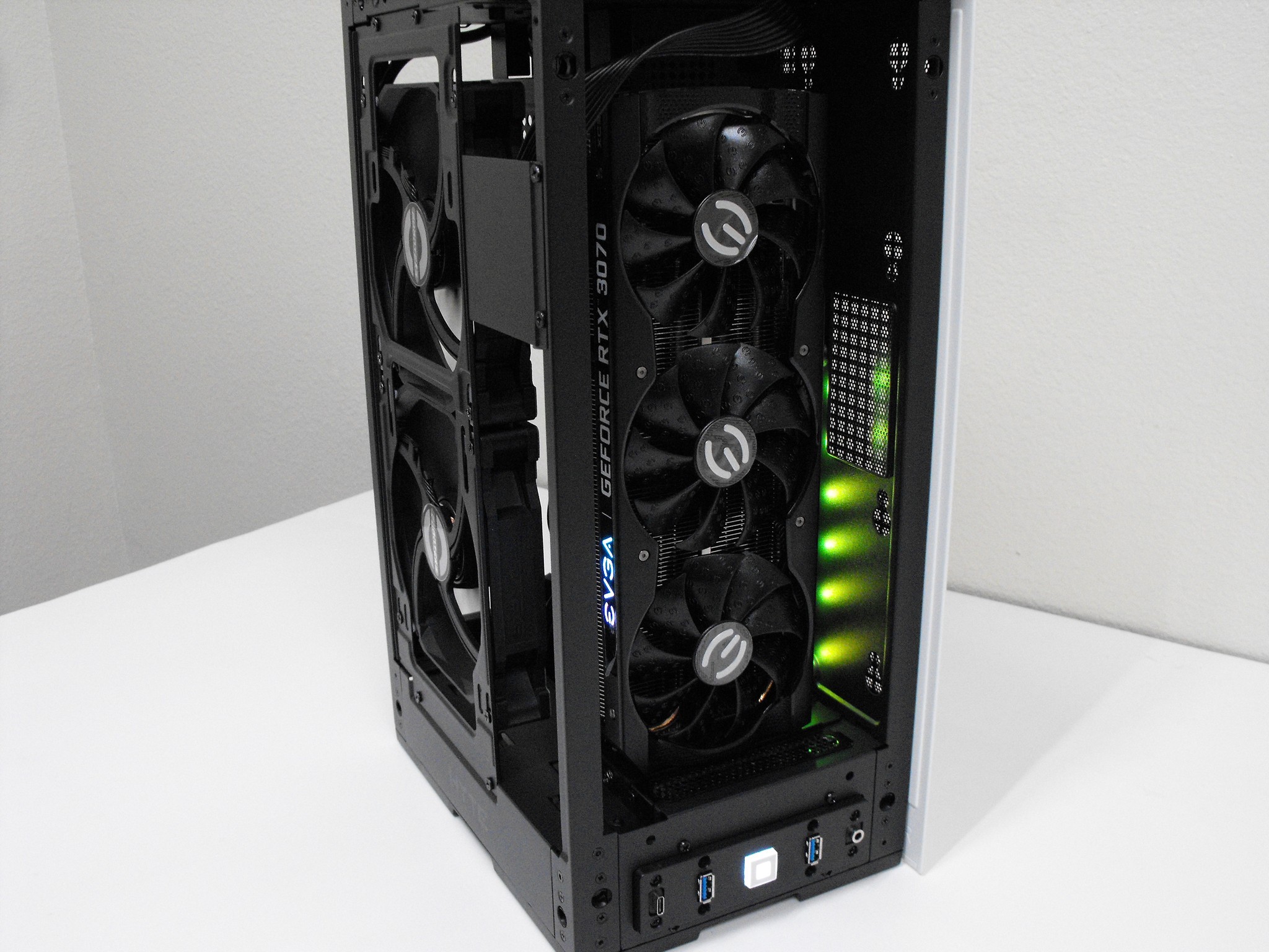 ITX PC on Sale! Ryzen 5 5600X, RTX 3070, 32GB DDR4-3200, 2TB SSD NVMe