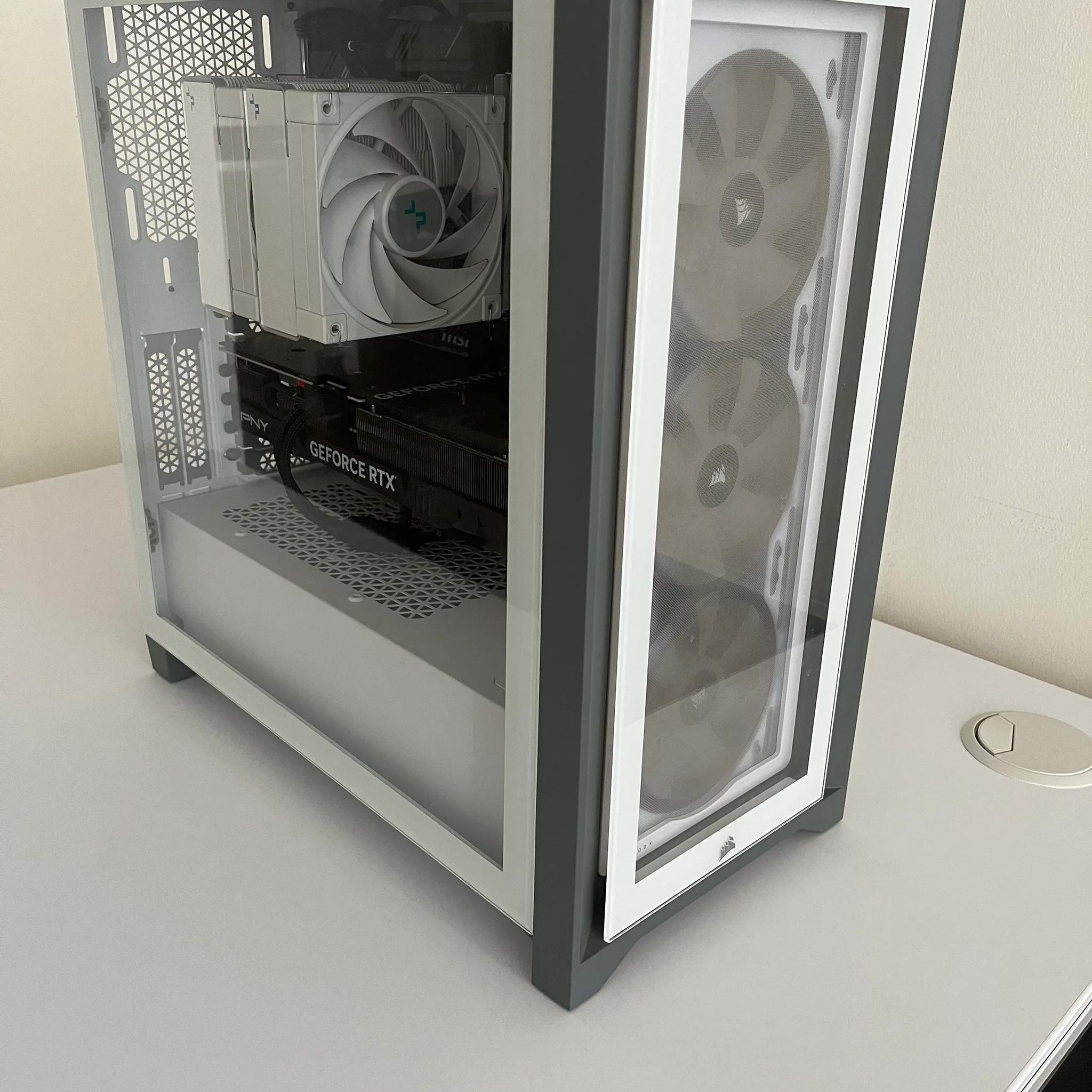 Gaming PC, White, Good Condition