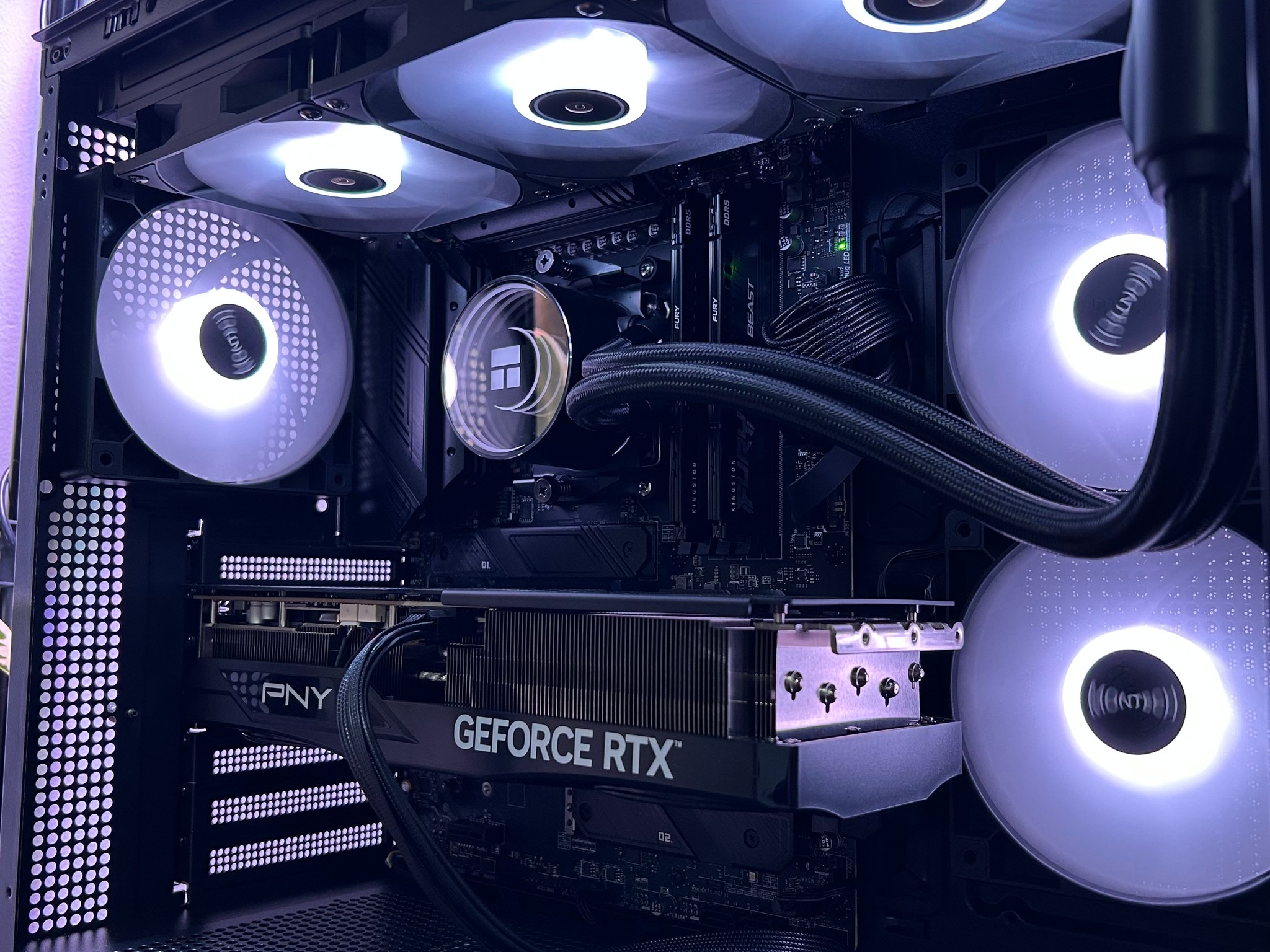 RTX 5070TI | Ryzen 7 7700X | 32GB DDR5 | 2TB SSD | 850W PSU | 360mm AIO | Montech XR