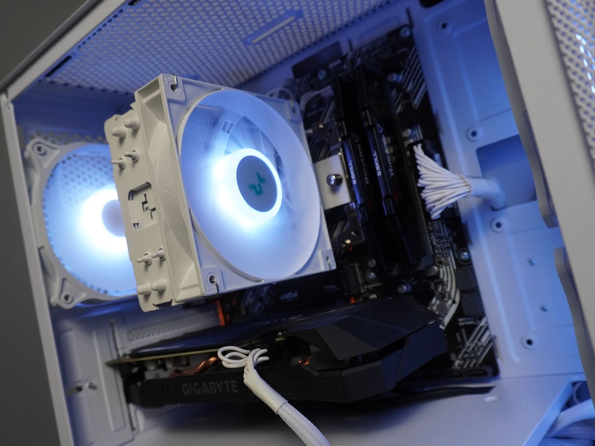🤍CLEAN WHITE🤍 1080p Value PC 💚GTX 1660 6GB 🧡Ryzen 5 2600 6 Cores | 16GB RAM | 1TB NVME