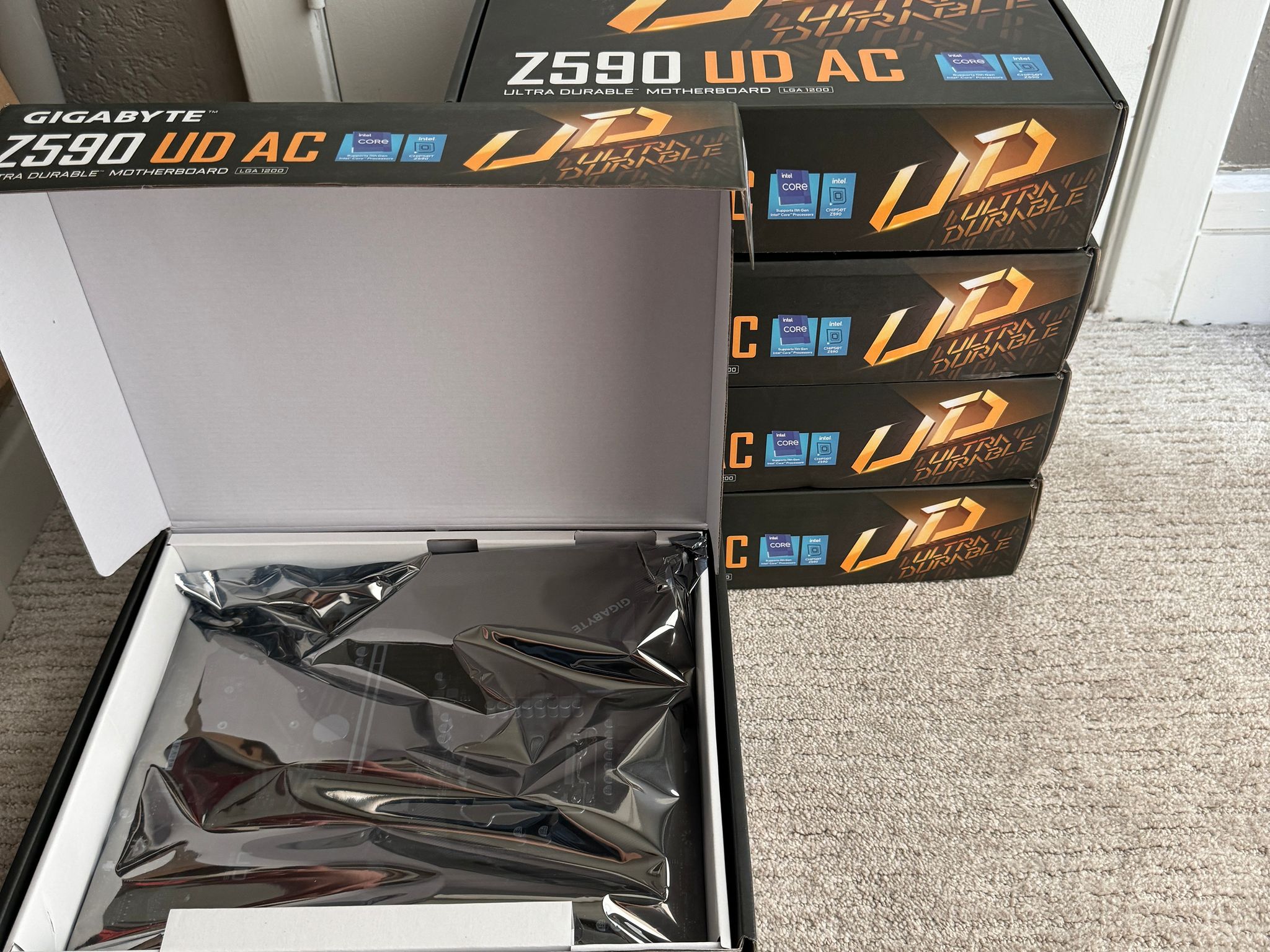 [5] Z590 UD AC LGA1200 Gigabyte Motherboards