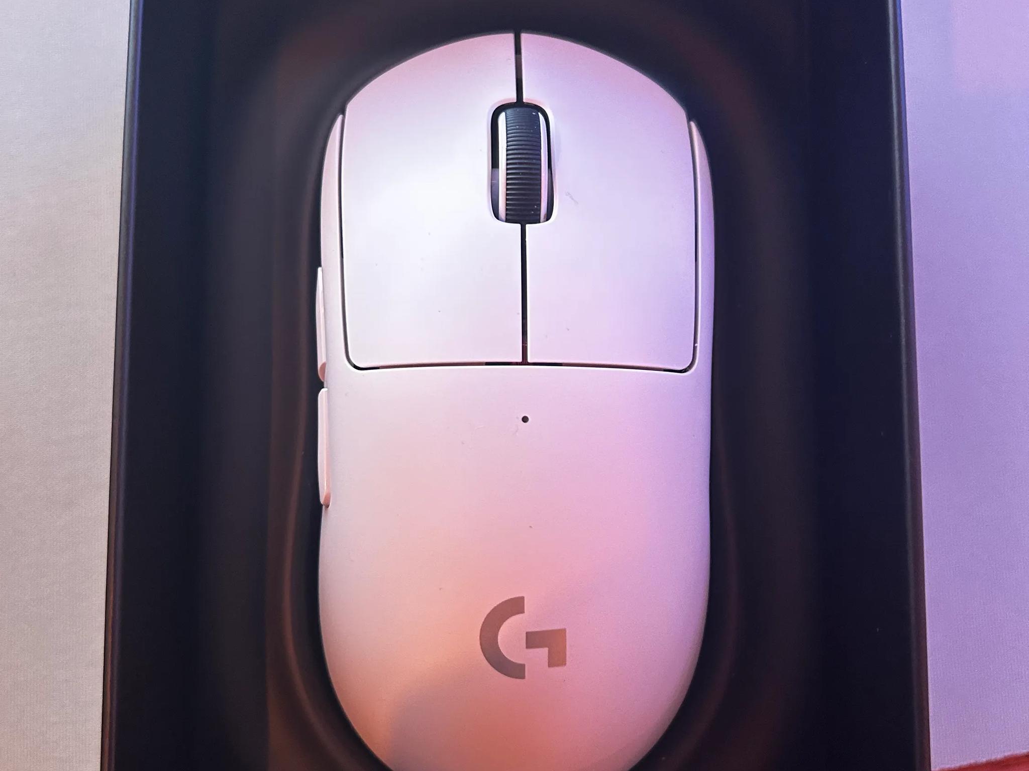 Logitech G PRO X Superlight Wireless Gaming Mouse, Ultra-Lightweight, Less than 1 hour of use