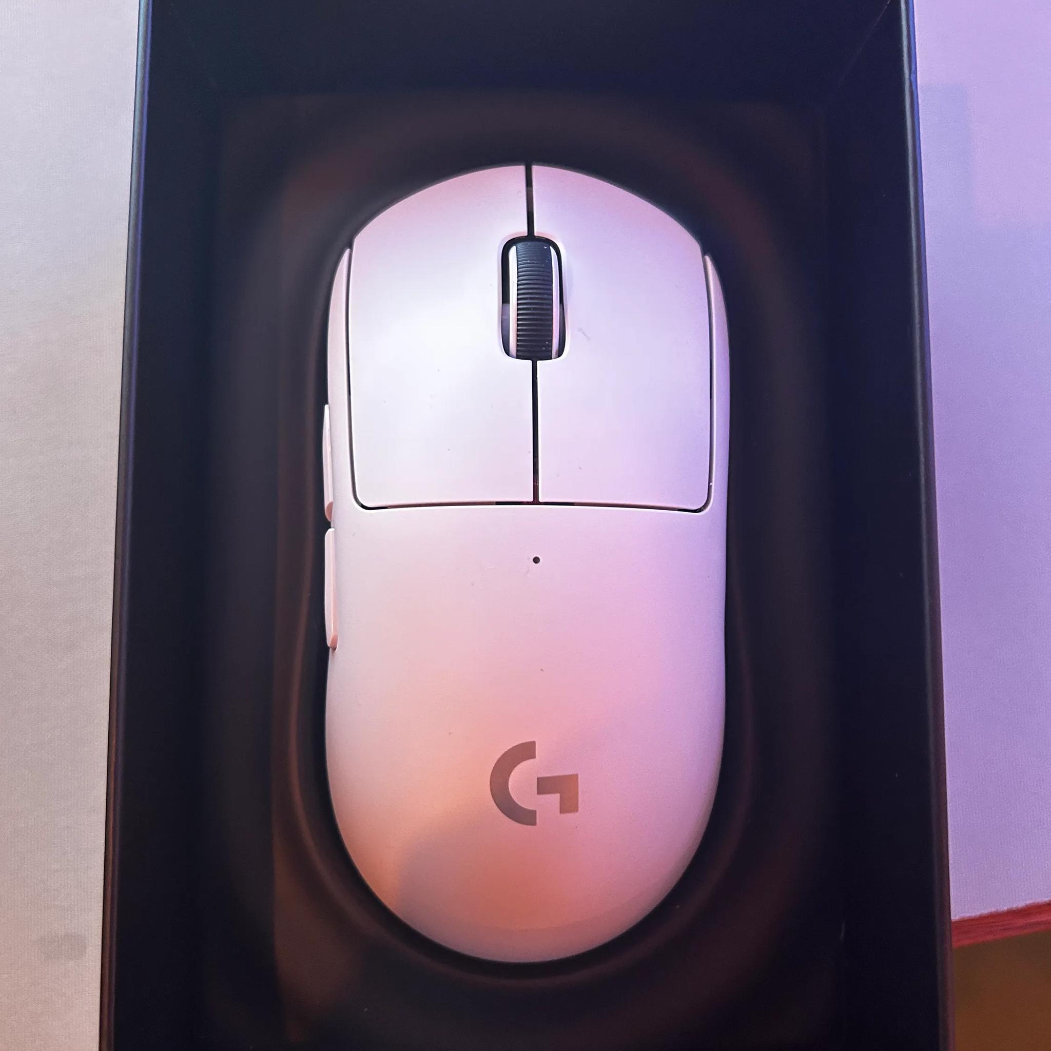 Logitech G PRO X Superlight Wireless Gaming Mouse, Ultra-Lightweight, Less than 1 hour of use