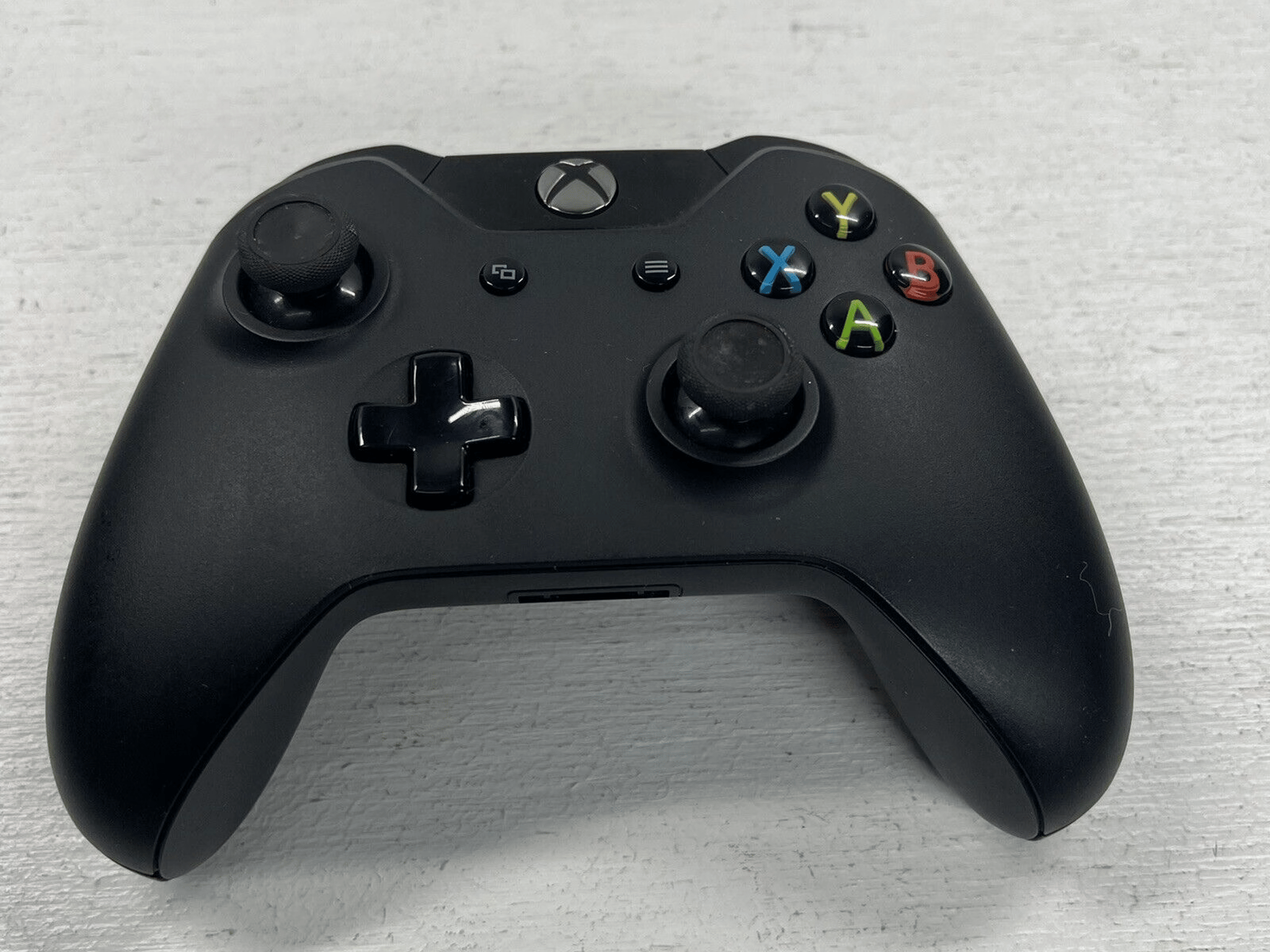 Microsoft Xbox One with Kinect 500GB Console Model 1540