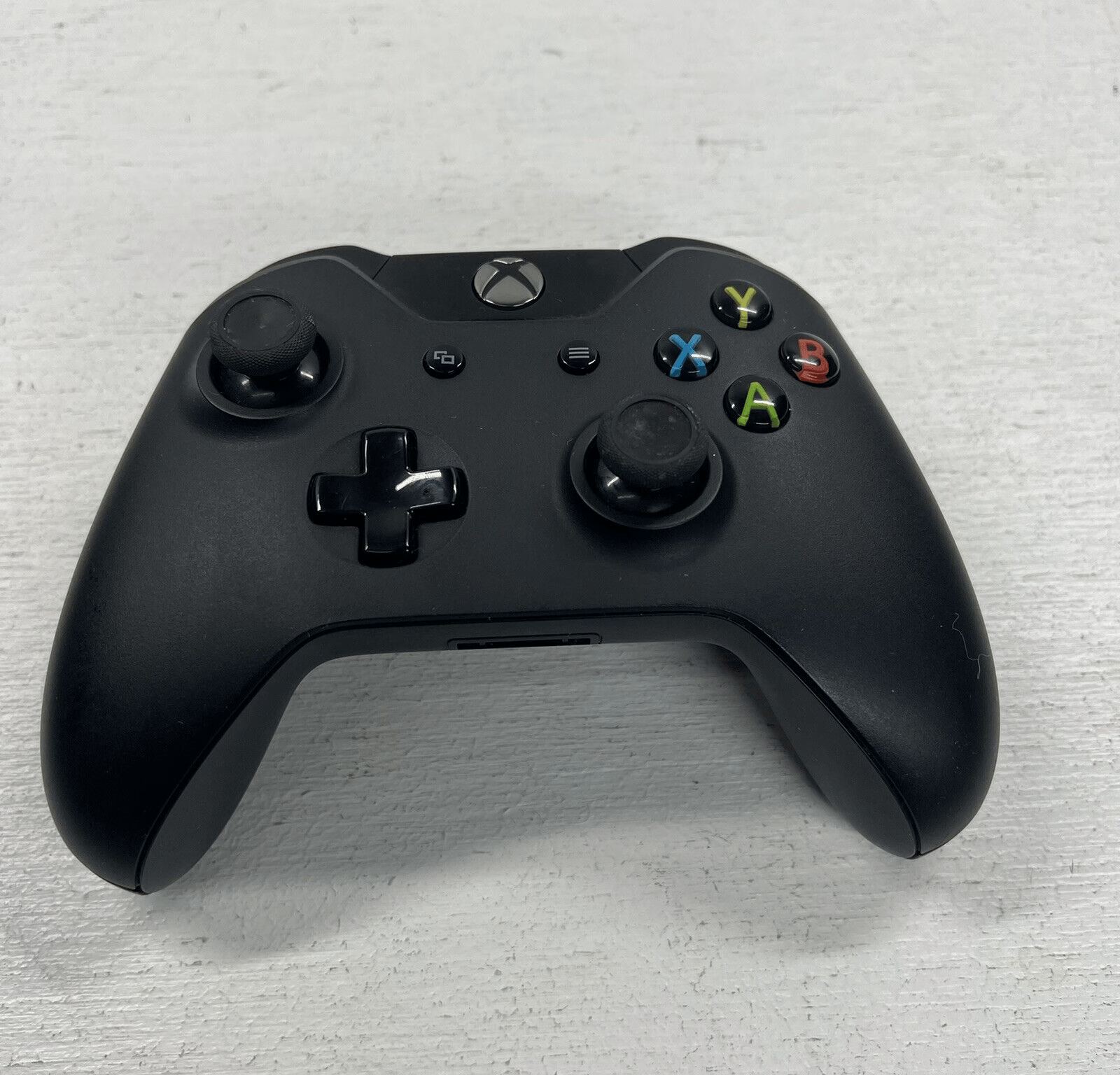 Microsoft Xbox One with Kinect 500GB Console Model 1540