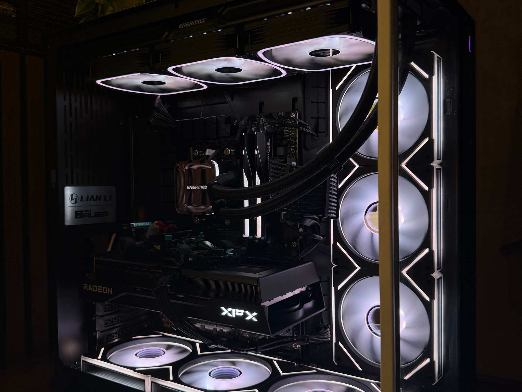 Radeon RX 9060 XT 16GB Custom Gaming PC - Ryzen 7 7700X, 32GB RAM, 1TB NVMe SSD