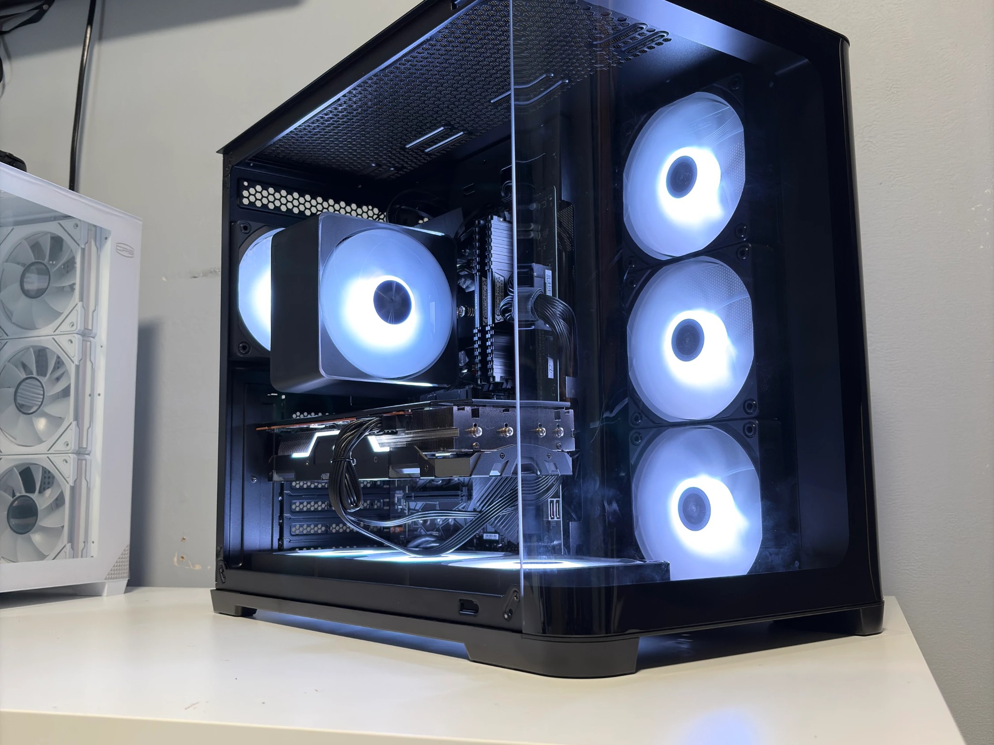 Apex Series Gaming PC / Ryzen 5 + RX 5700 XT / NVMe SSD / Ready to Play!