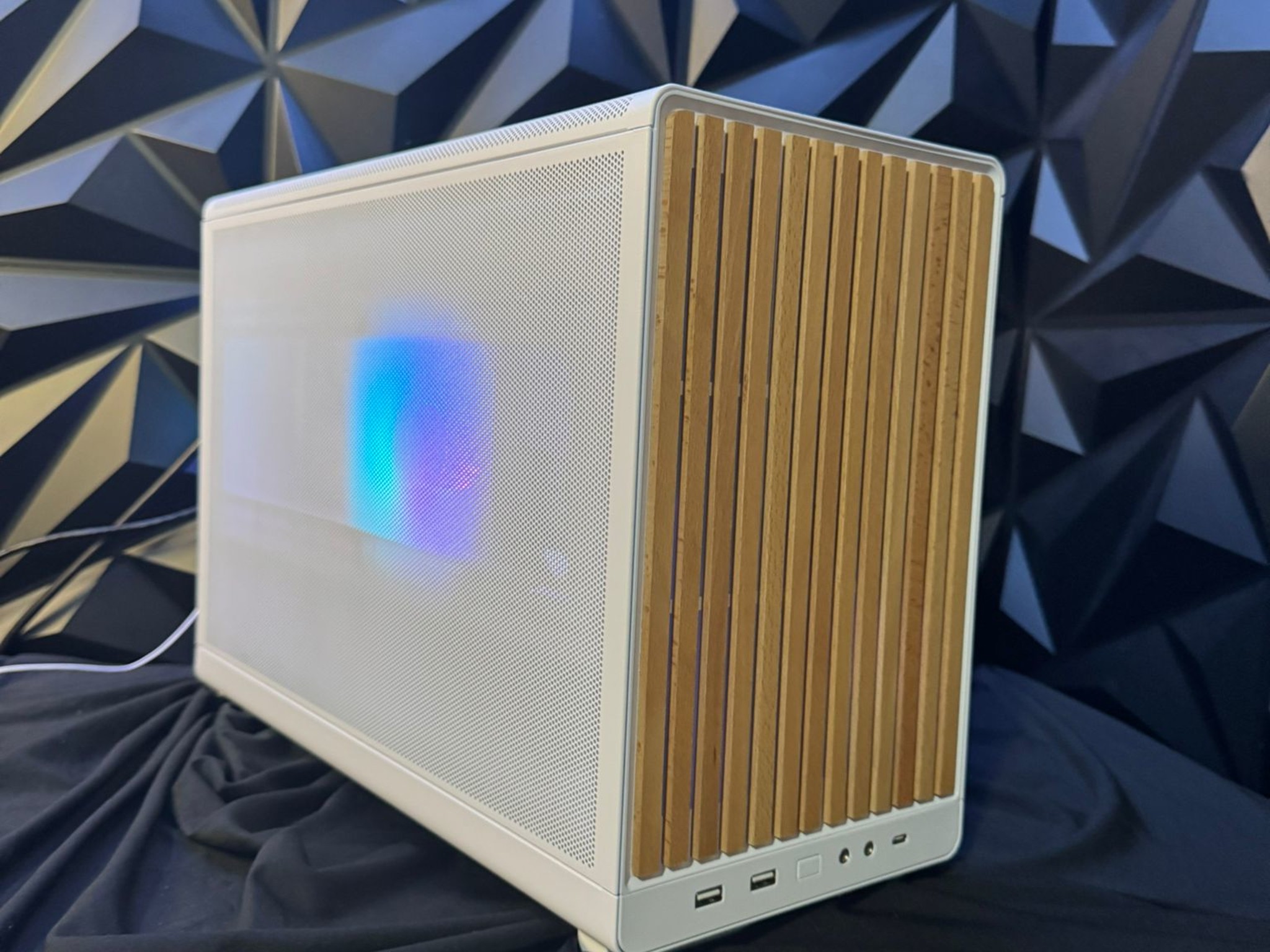 🌲 White Woody ❄️ Ryzen 5 9600X| RTX 3070| 32 GB DDR5 | 2 TB NVMe